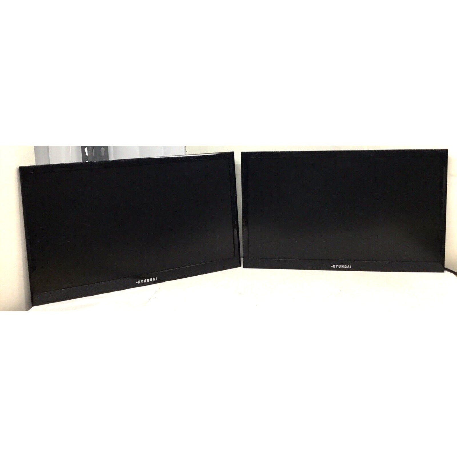 Lot 2x Hyundai Q226L 22" 1080p LED Monitors VGA DVI-D Black No Stand