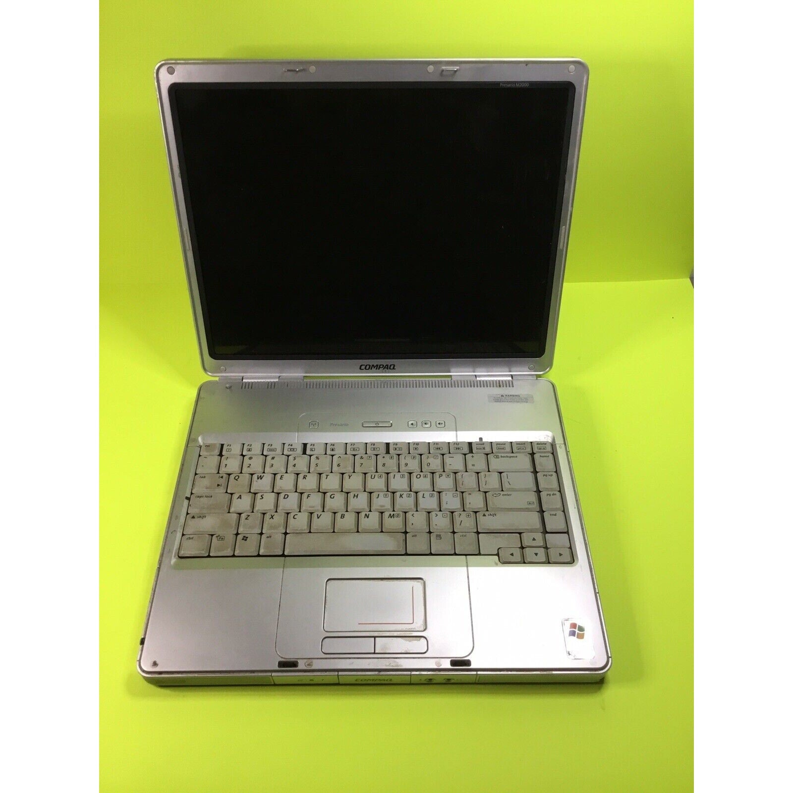 VINTAGE GAMING LAPTOP COMPAQ PRESARIO M2000 FOR PARTS or REPAIR