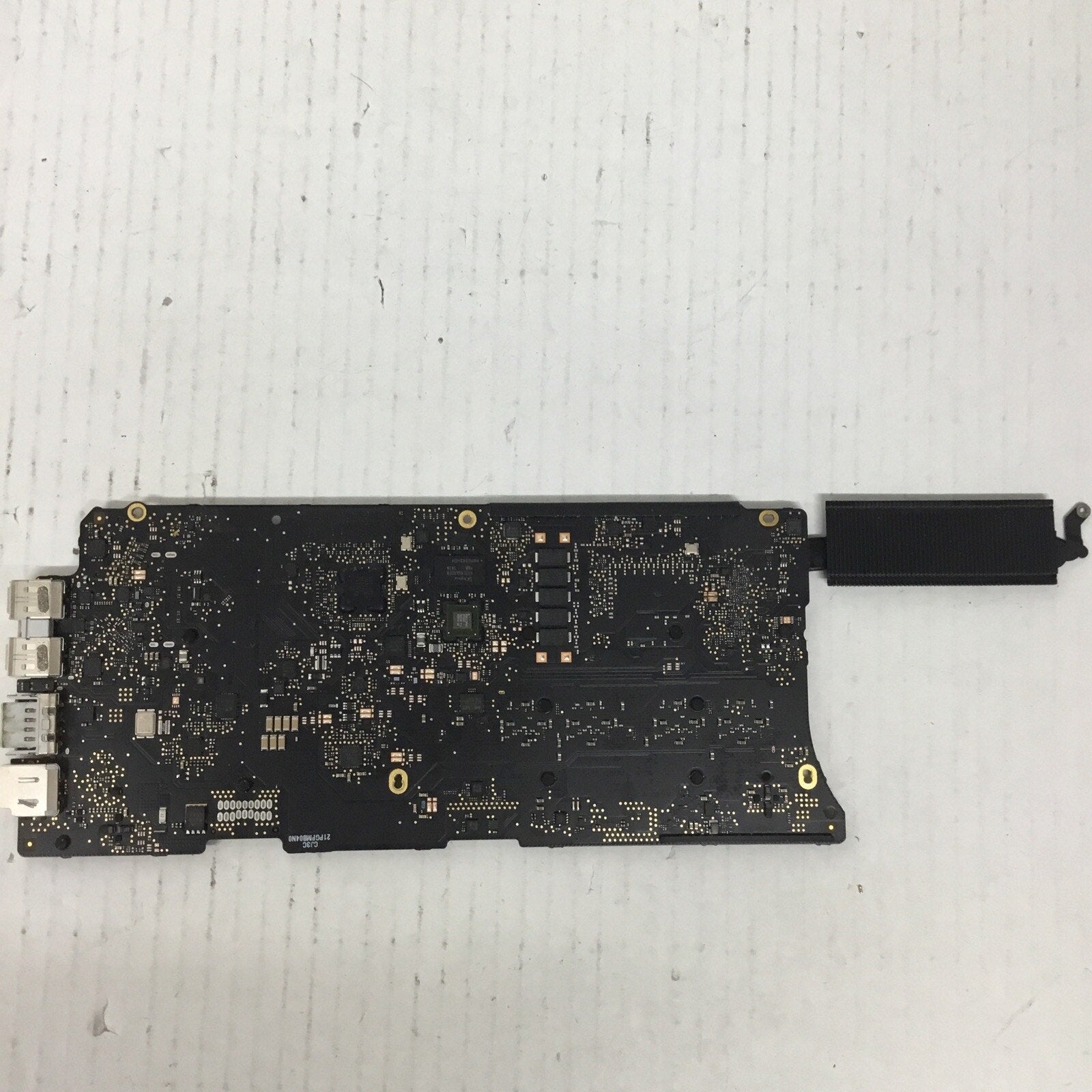 Parts Apple MacBook Pro Retina 13" A1502 2.7GHz 8GB RAM Logic Board 820-4924-A