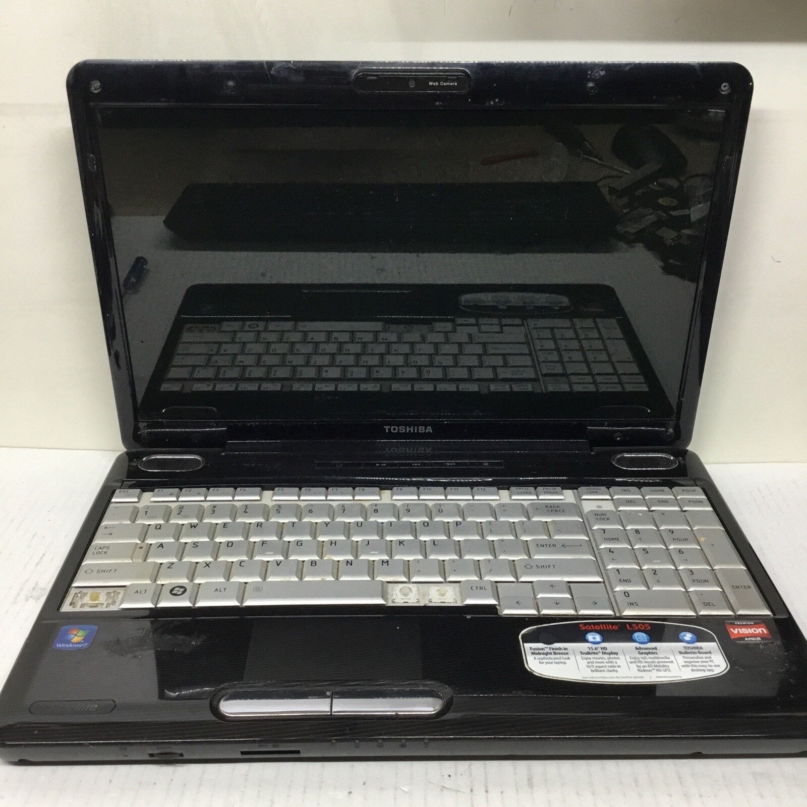 TOSHIBA Satellite L505D-GS6000 AMD Vision 15.6” 4 GB No HDD No Adapter