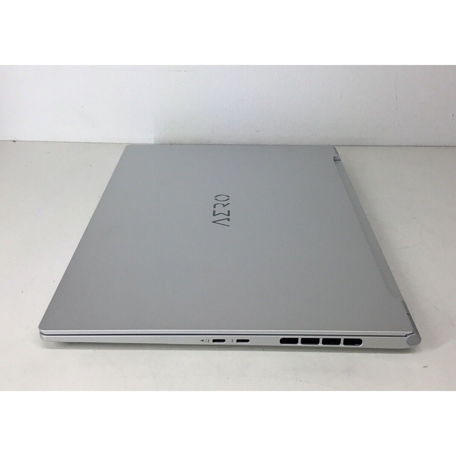 Gigabyte AERO 16 OLED Gaming Laptop i9-13900H 32GB RAM 1TB SSD RTX 4070