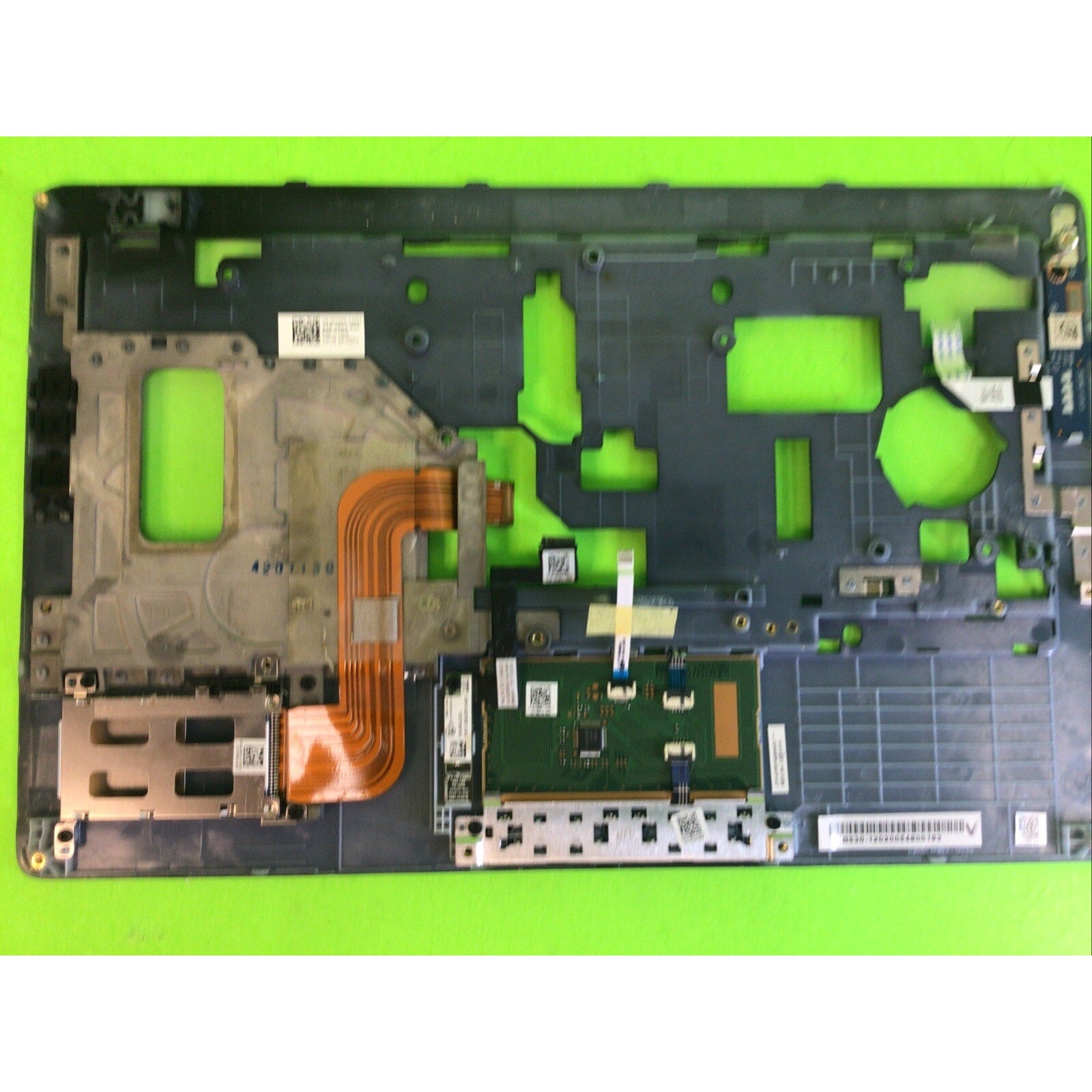Dell Latitude E6320 Palmrest Touchpad Assembly 0P7GPY P7GPY