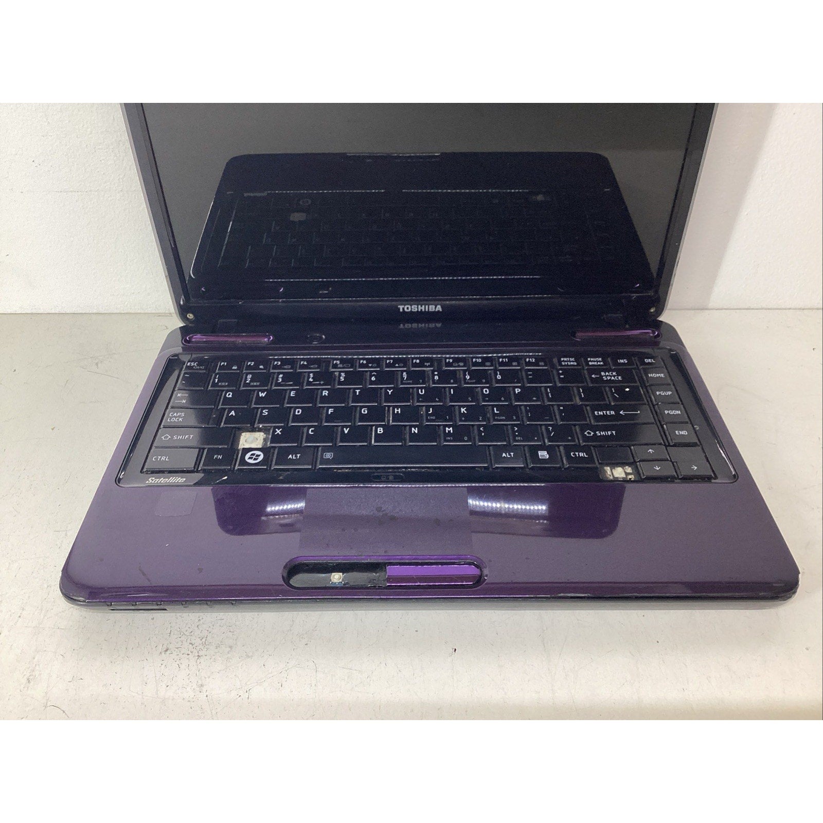 Toshiba Satellite L645D-S4040 Purple Laptop AMD Athlon 3GB RAM No HDD-For Parts