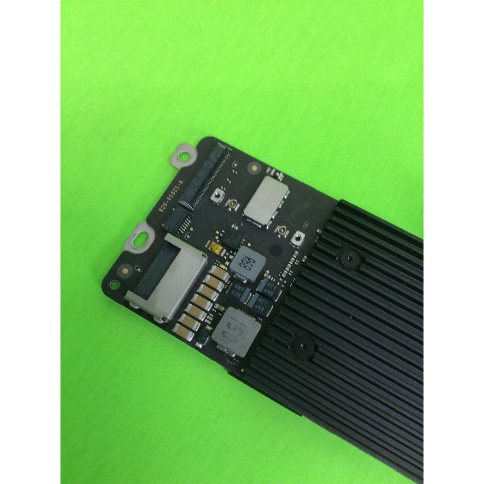Apple MacBook Air A1932 820-01521-A Logic Board with Touch ID