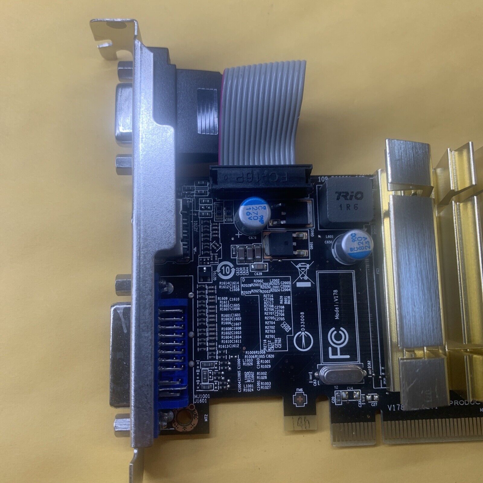 MSI R4550 MD1GH R4550-MD1GH 1GB PCI Express 2.0 x16 2560 x 1600 HDMI Video Card