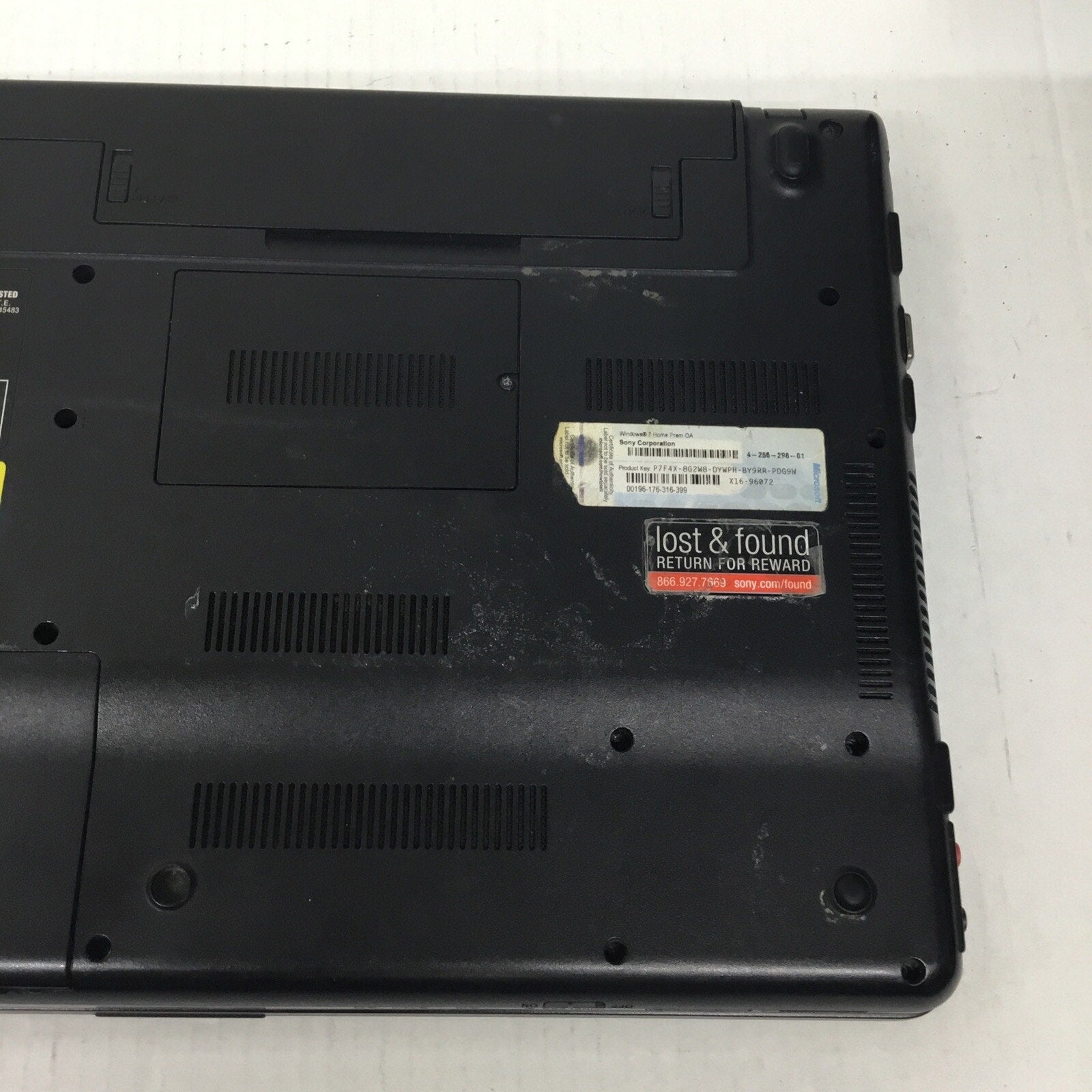 For Parts Sony Vaio PCG-71C11L 4 GB NO HDD Bad Battery READ DESC