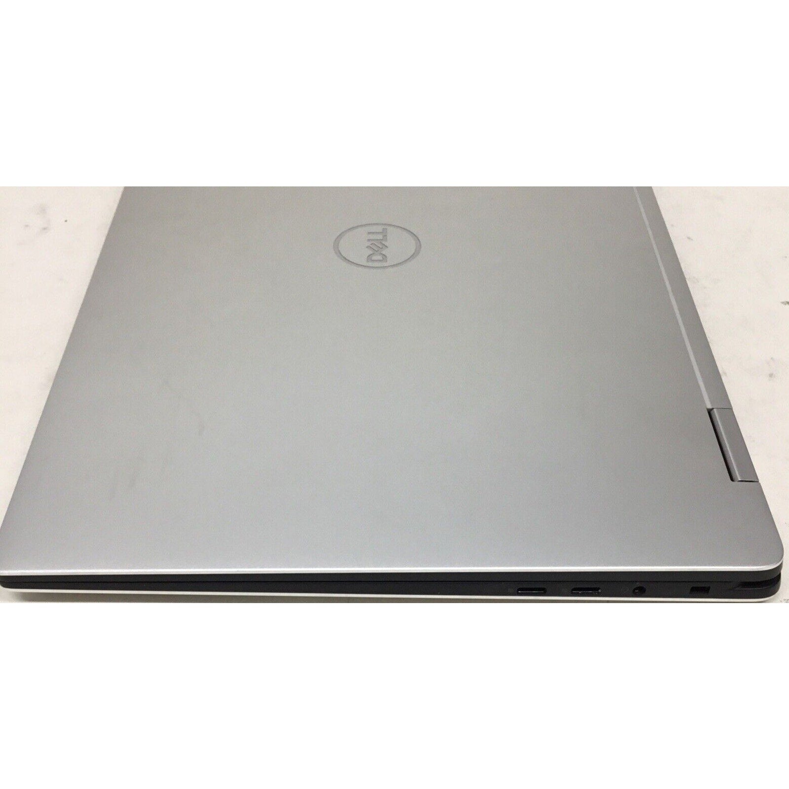 Dell XPS 15 9575 15" UHD 4K Touch I7-8705G 512GB SSD Intel HD Graphics 630 16GB