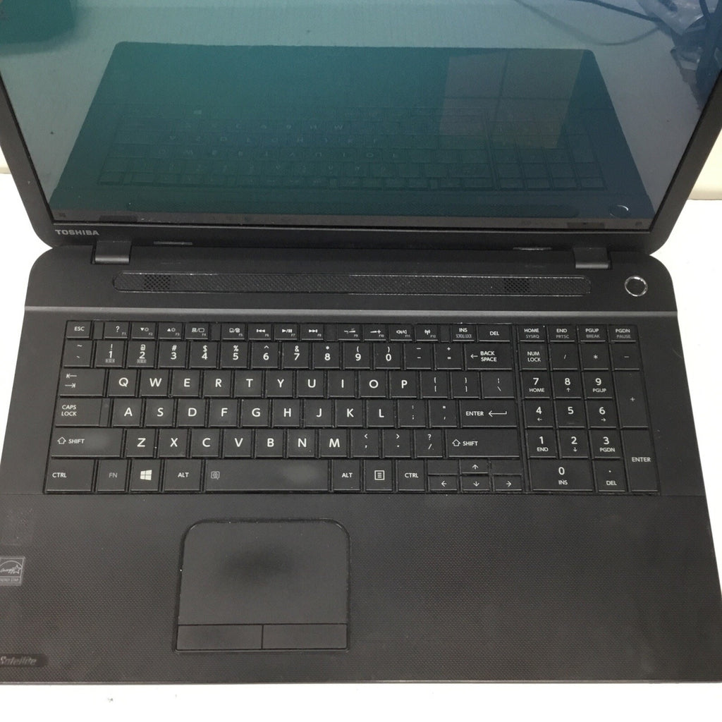Toshiba Satellite C55D-B7420 Laptop AMD A8-6410, 8GB RAM, 700GB HDD Win 10