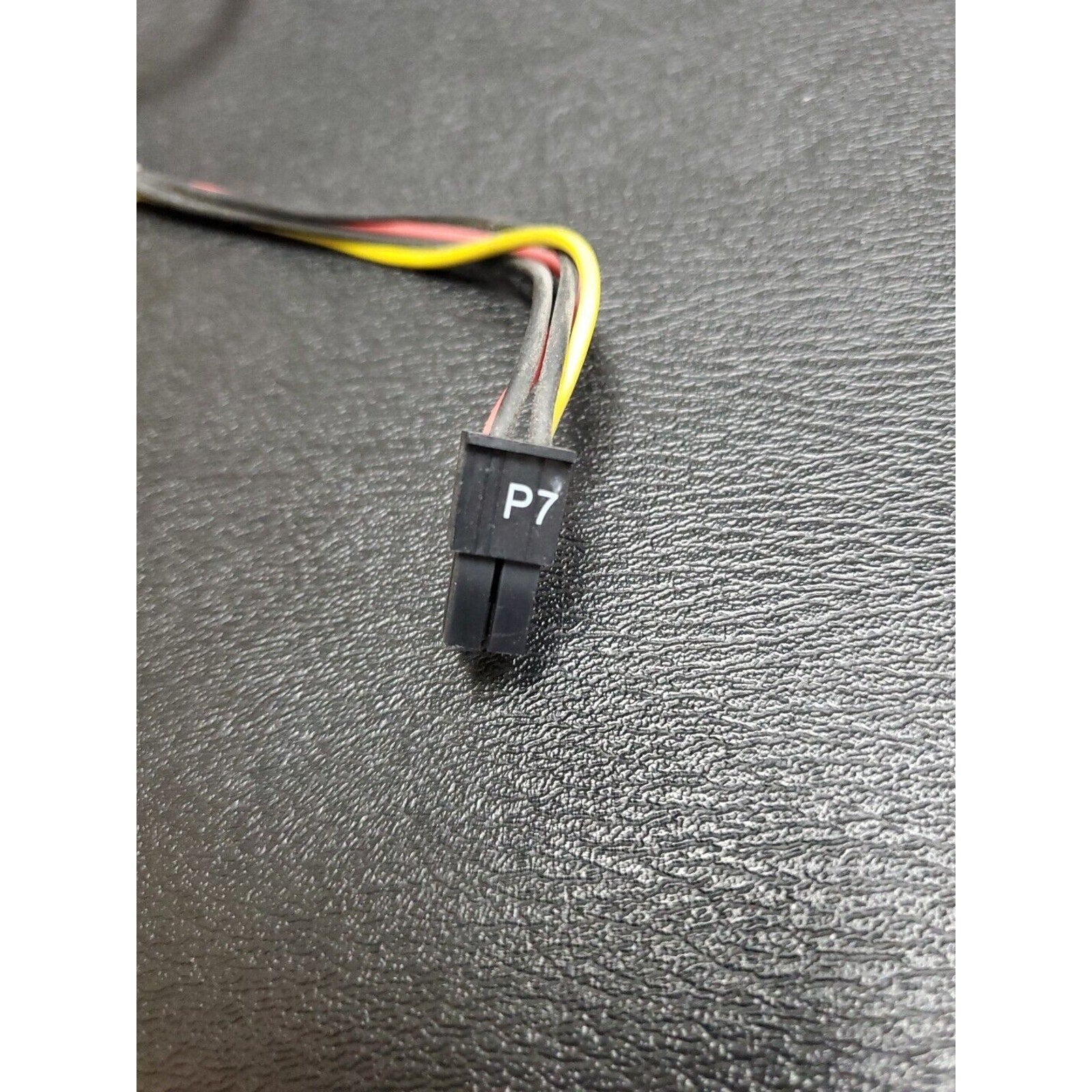 611895-001 611895-001 6200 Pro Elite 4-pin to 3X SATA motherboard power cable