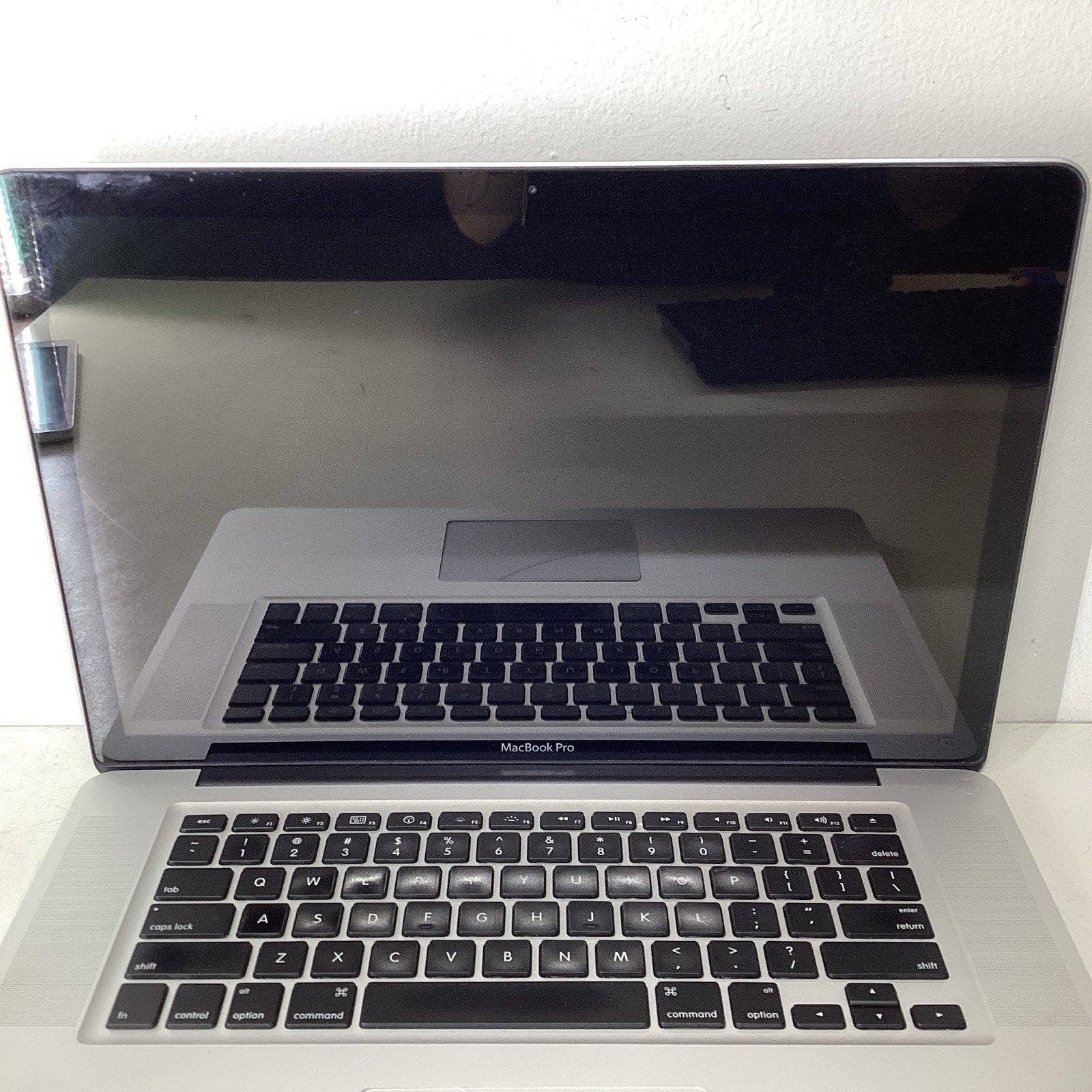 MacBook Pro 15" A12866 i5 Core 4GB RAM 320GB HDD - For Parts (READ)