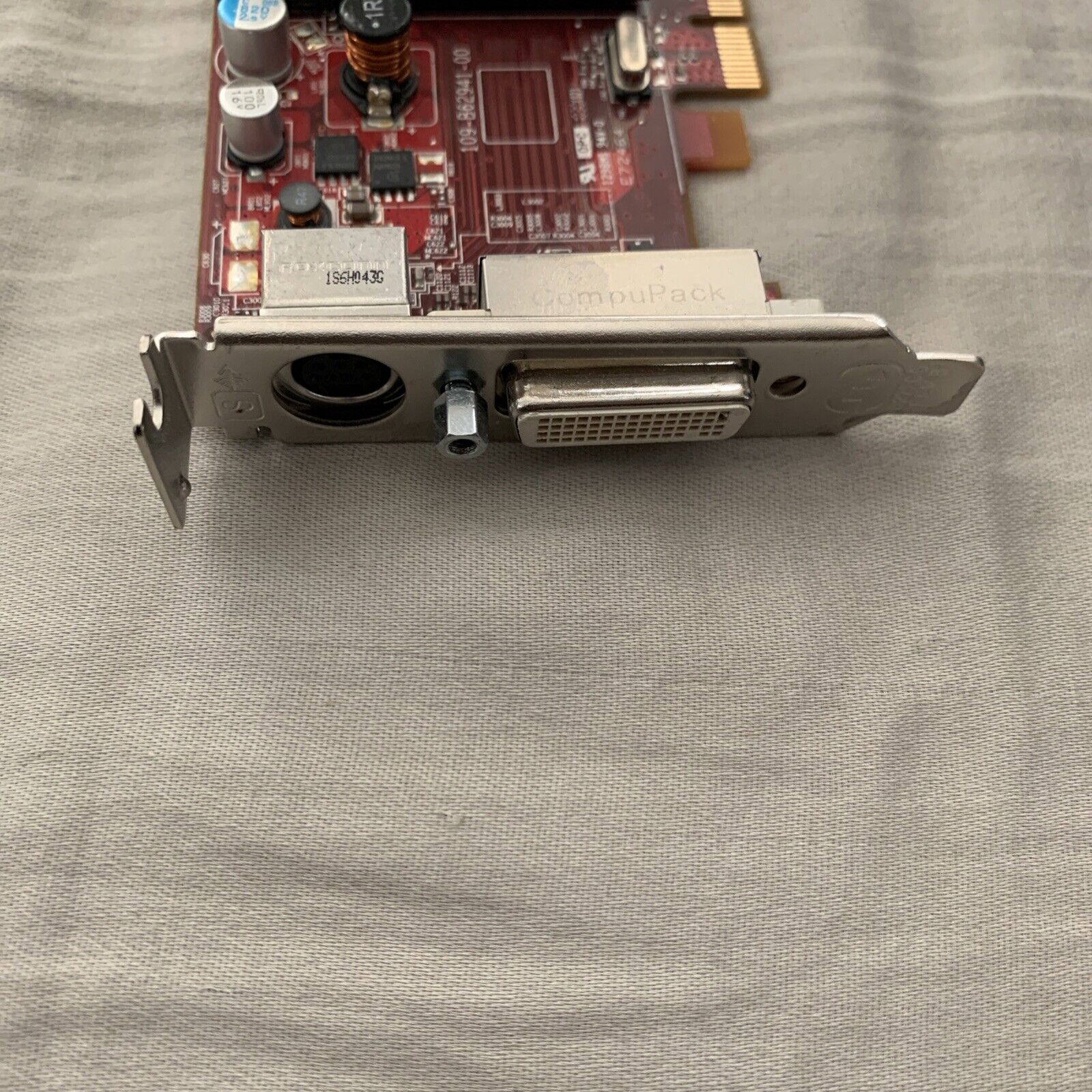 DELL ATI Radeon HD3450 256MB PCIe x16 DMS-59 Low Profile Video Card Y103D 0Y103D