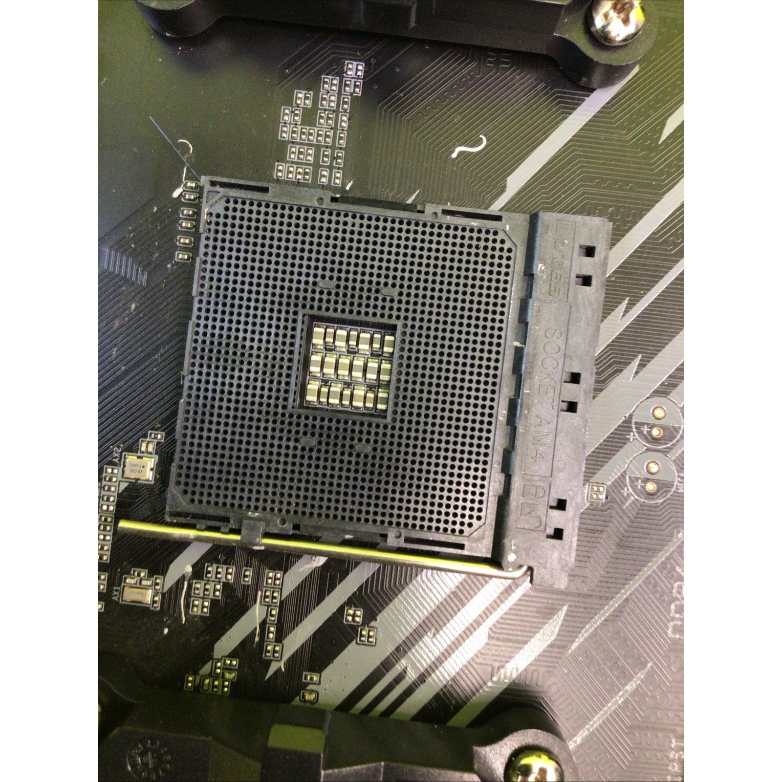 GIGABYTE B550 AORUS ELITE AM4FOR PARTS or REPAIR