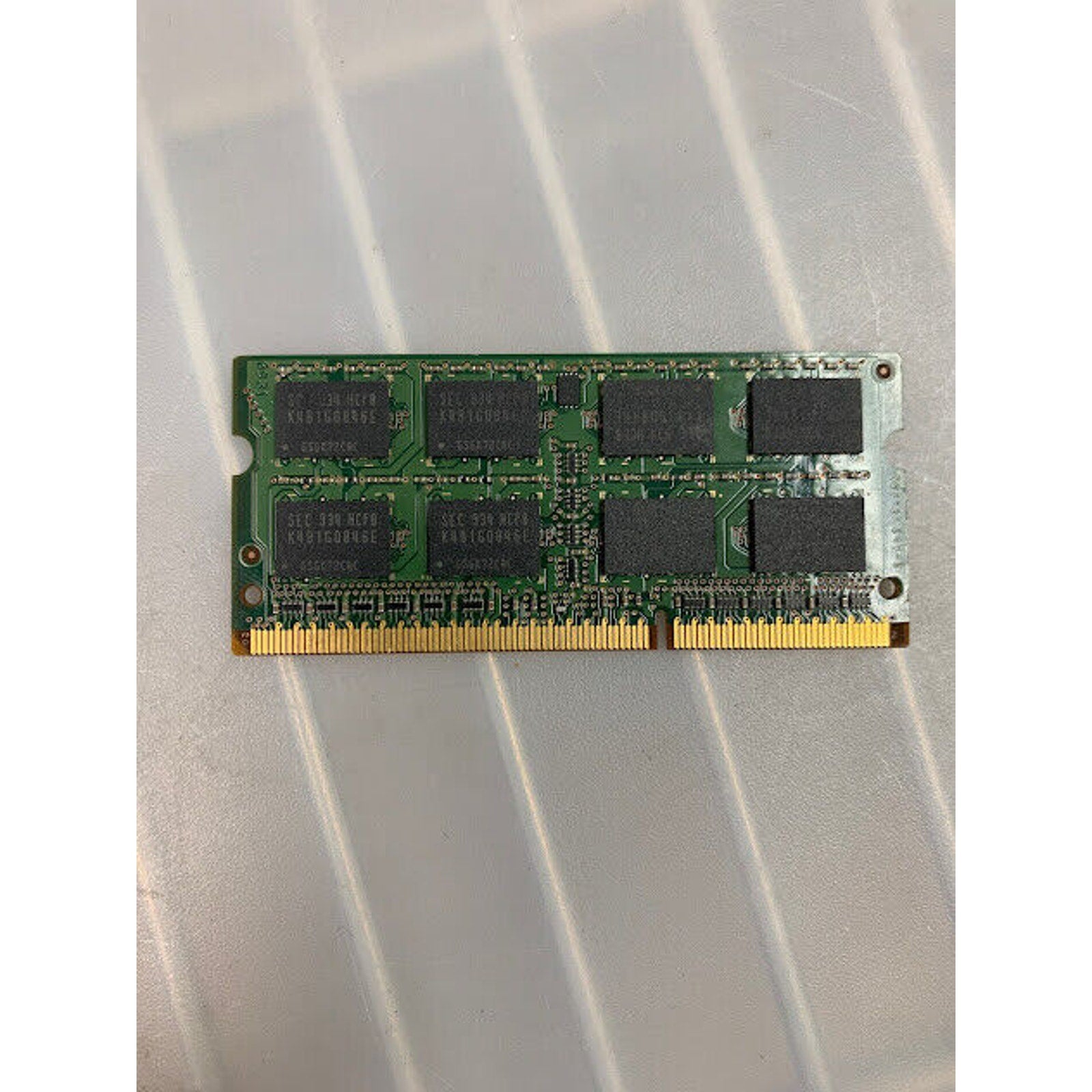 Samsung 2 GB SO-DIMM 1066 MHz DDR3 SDRAM Memory (M471B5673EH1-CF8) #A0
