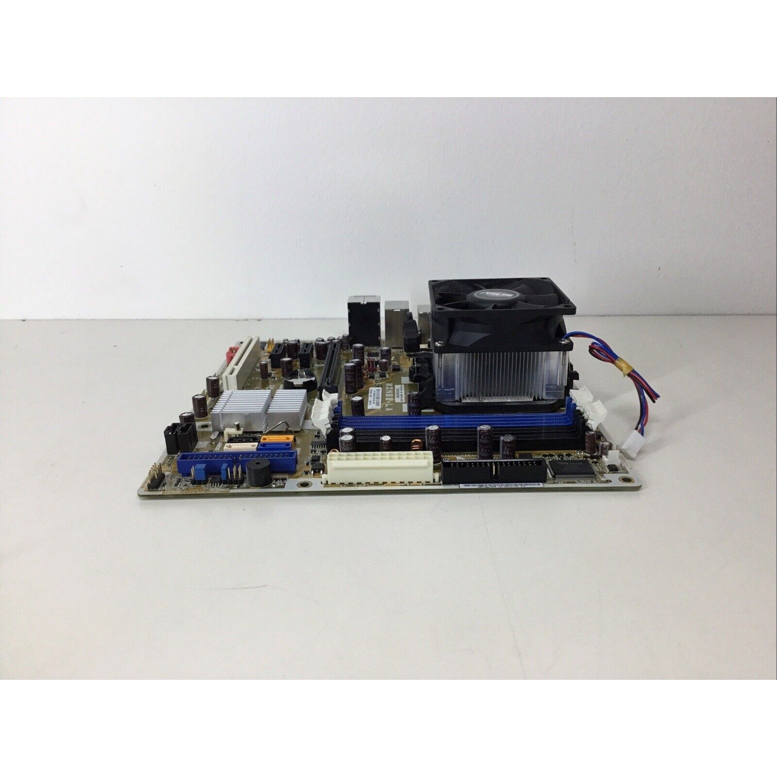 HP Desktop Motherboard M2N68-LA 5189-1661 w/ Fan and Heatsink - For Parts