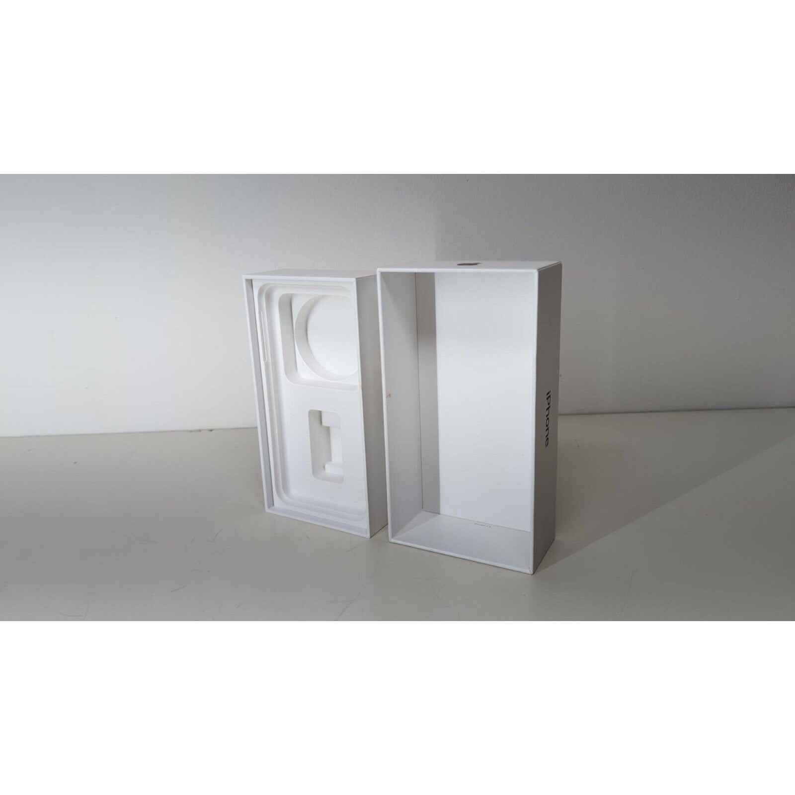 BOX ONLY - Apple iPhone 7 Plus, Black, 32GB