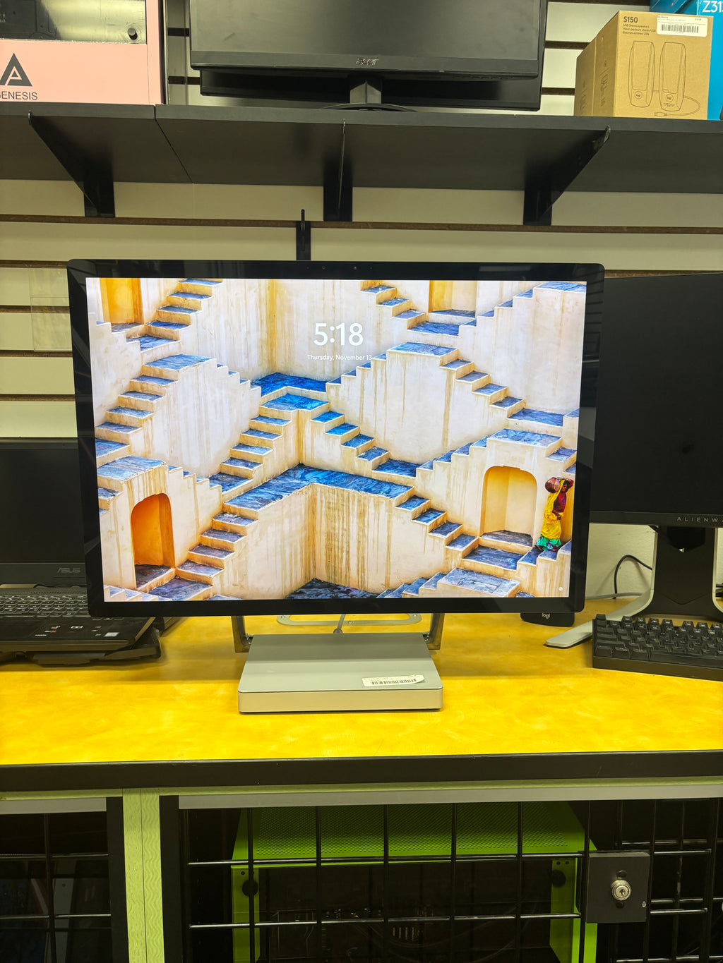 Microsoft Surface Studio 2 Touchscreen 28" i7-7820HQ, 16GB DDR4, 1TB, GTX 1060, Windows 11 Pro