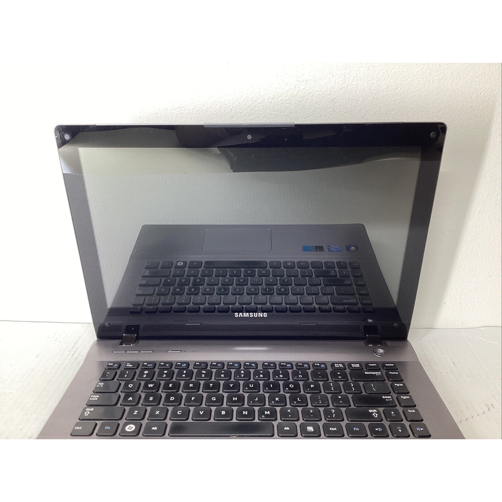 Samsung QX411 14" NP-QX411L-W01UB Intel Core i5 6GB RAM 640GB HDD - For Parts