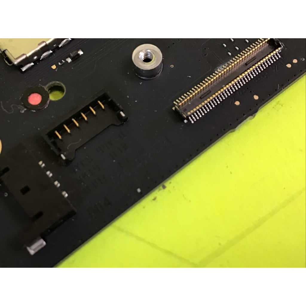 MacBook Pro A1502 i5 2.7GHz 8GB RAM Logic Board 820-4924-A FOR PARTS or REPAIR