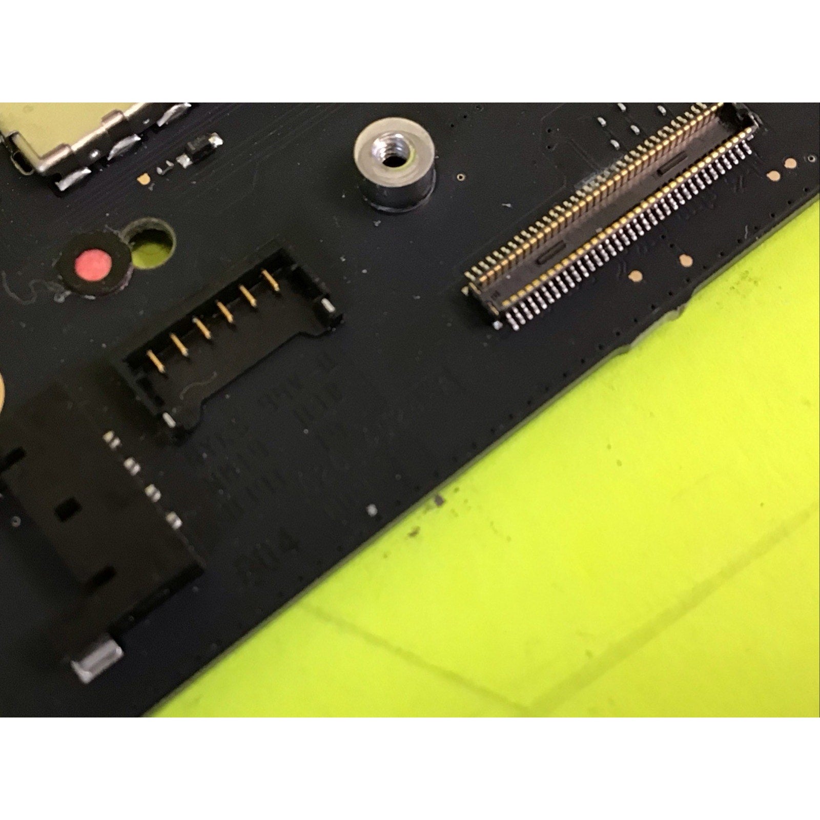 MacBook Pro A1502 i5 2.7GHz 8GB RAM Logic Board 820-4924-A FOR PARTS or REPAIR