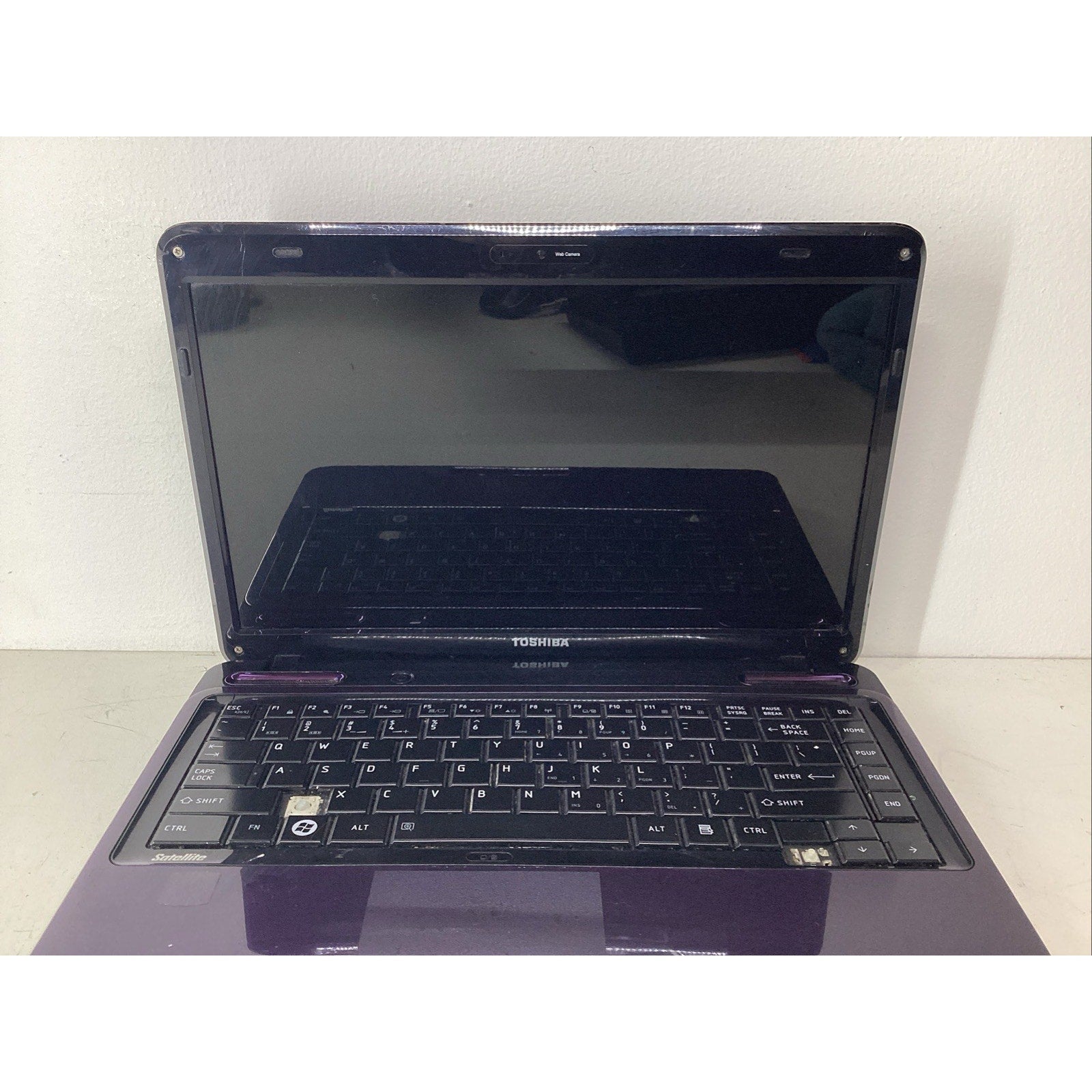 Toshiba Satellite L645D-S4040 Purple Laptop AMD Athlon 3GB RAM No HDD-For Parts