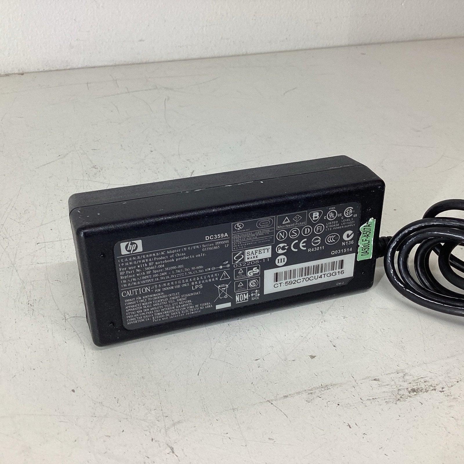 HP Laptop AC Power Adapter 380467-004381090-001 18.5V 3.5A 65W