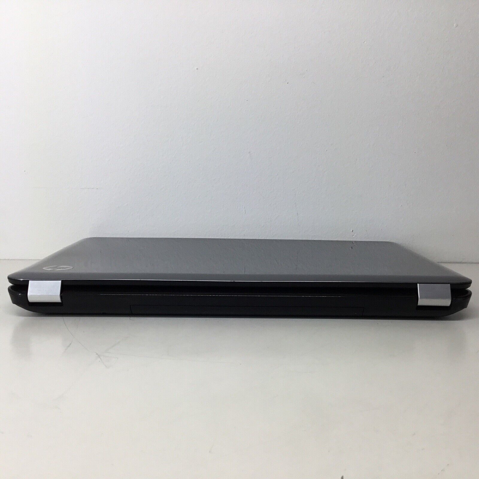 HP Laptop 584037-001 G7-1261NR 17.3 AMD Radeon A4-3300M 500GB - For Parts