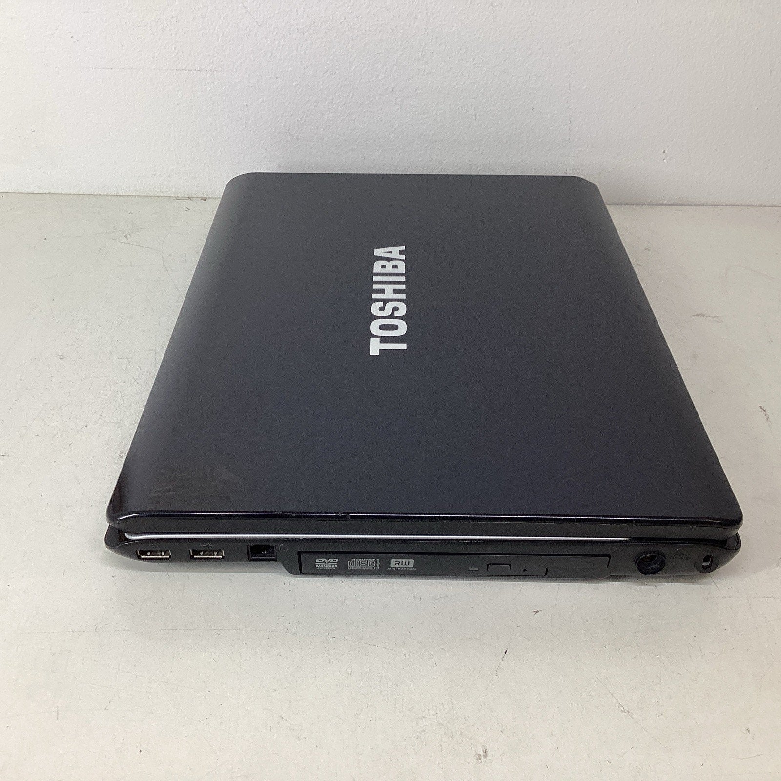 Toshiba Satellite A215-S7437 Laptop AMD Turion 64 X2 2GB RAM 120GB SSD-For Parts
