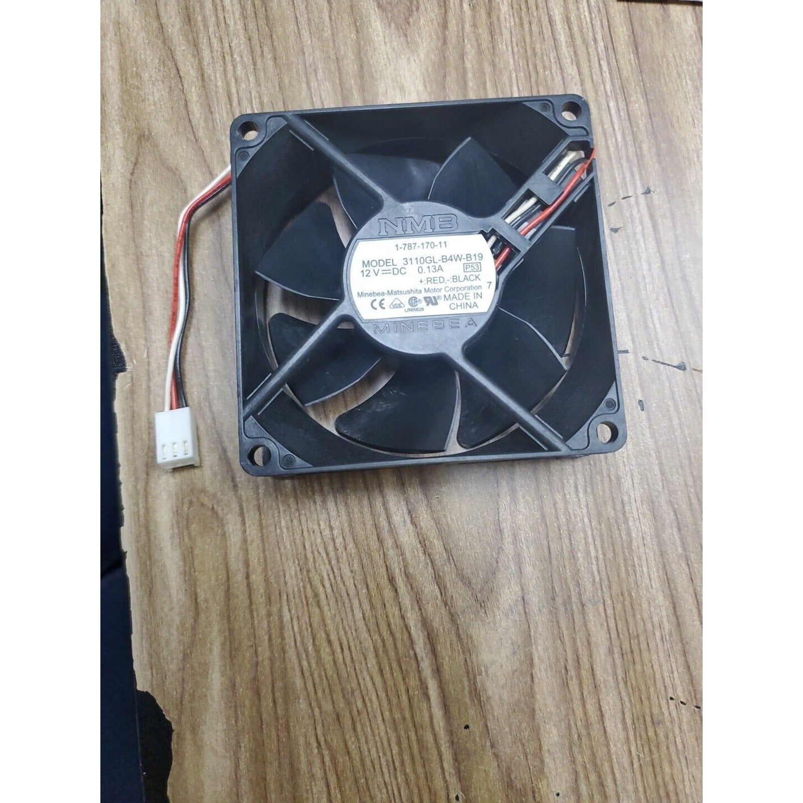 Original NMB-MAT 3110GL-B4W-B19 12V 0.13A 80*80*25mm cooling fan 2 pin