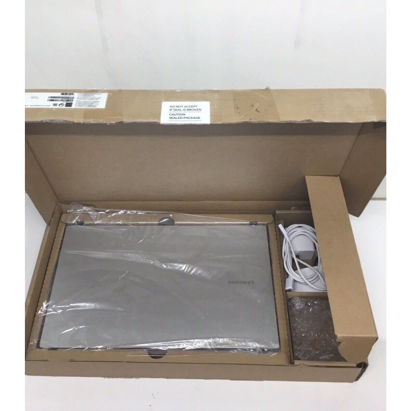 Samsung Galaxy Book3 15.6" FHD i7-1360P 16GB 512GB Wi-Fi 6 W11 - NP750XFH-XB1US