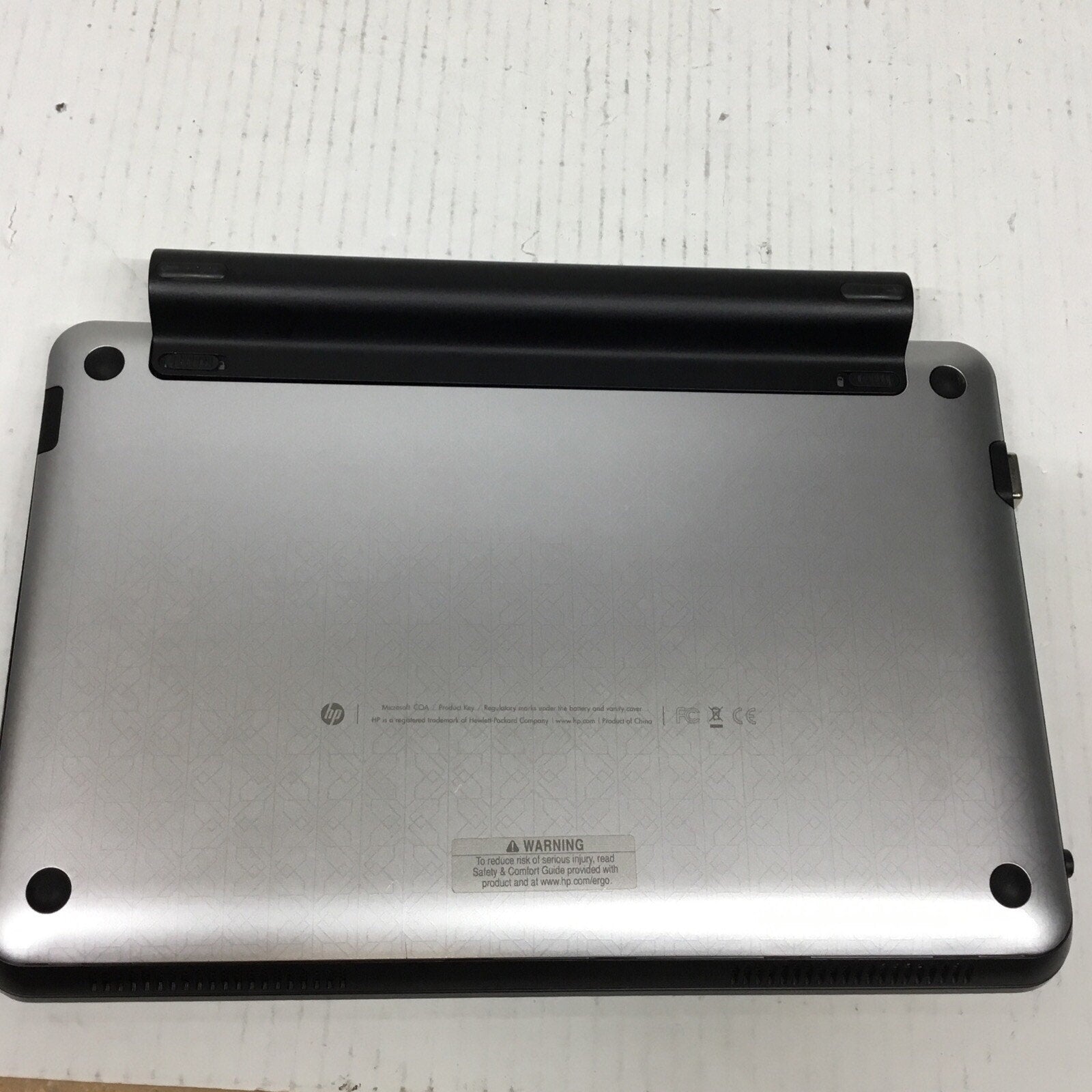 For Parts Hewlett-Packard HP Mini 210-1150NR Untested / No Adapter / No Battery