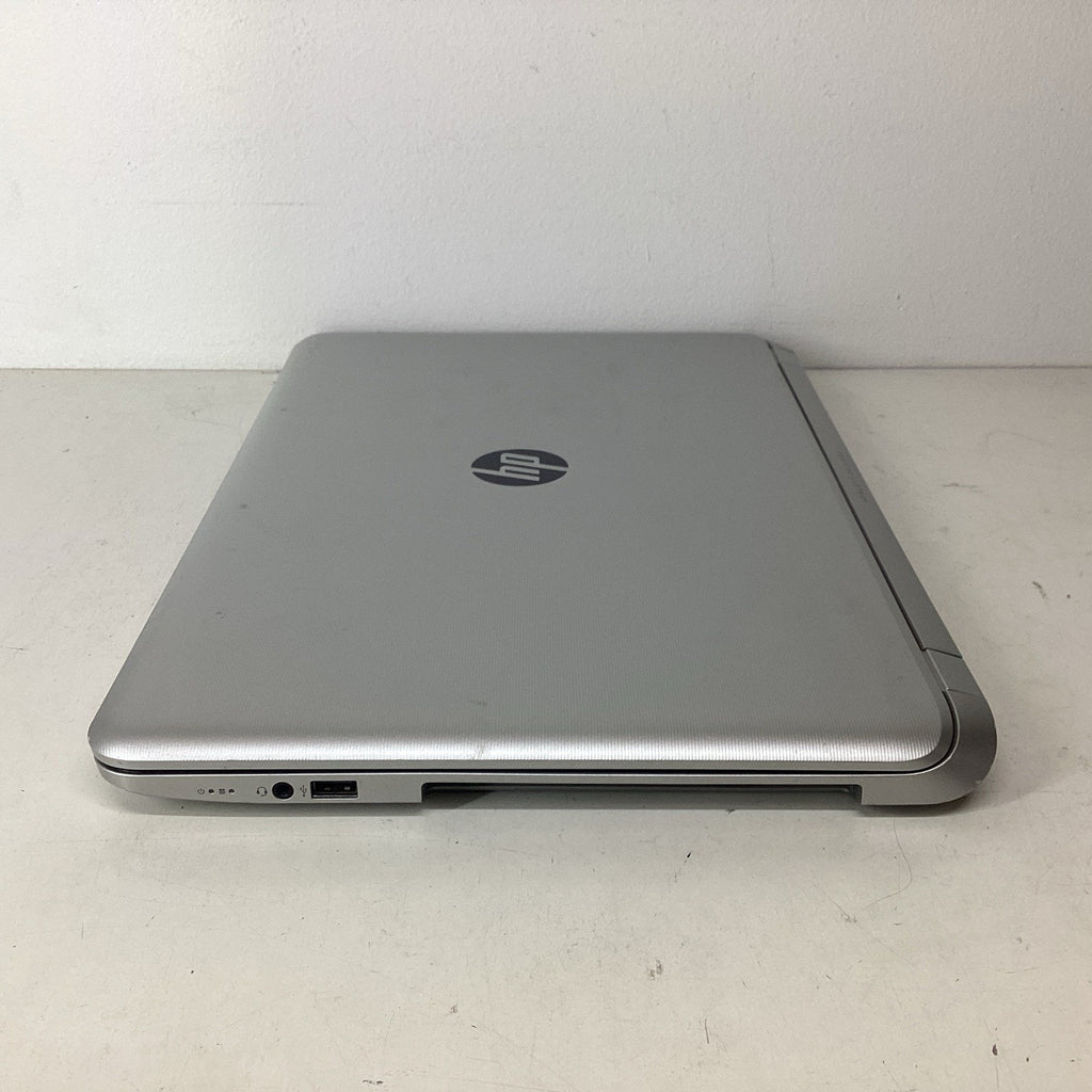 HP 17-f037cl 17.3" Laptop AMD A8 No RAM, HDD, Battery - For Parts