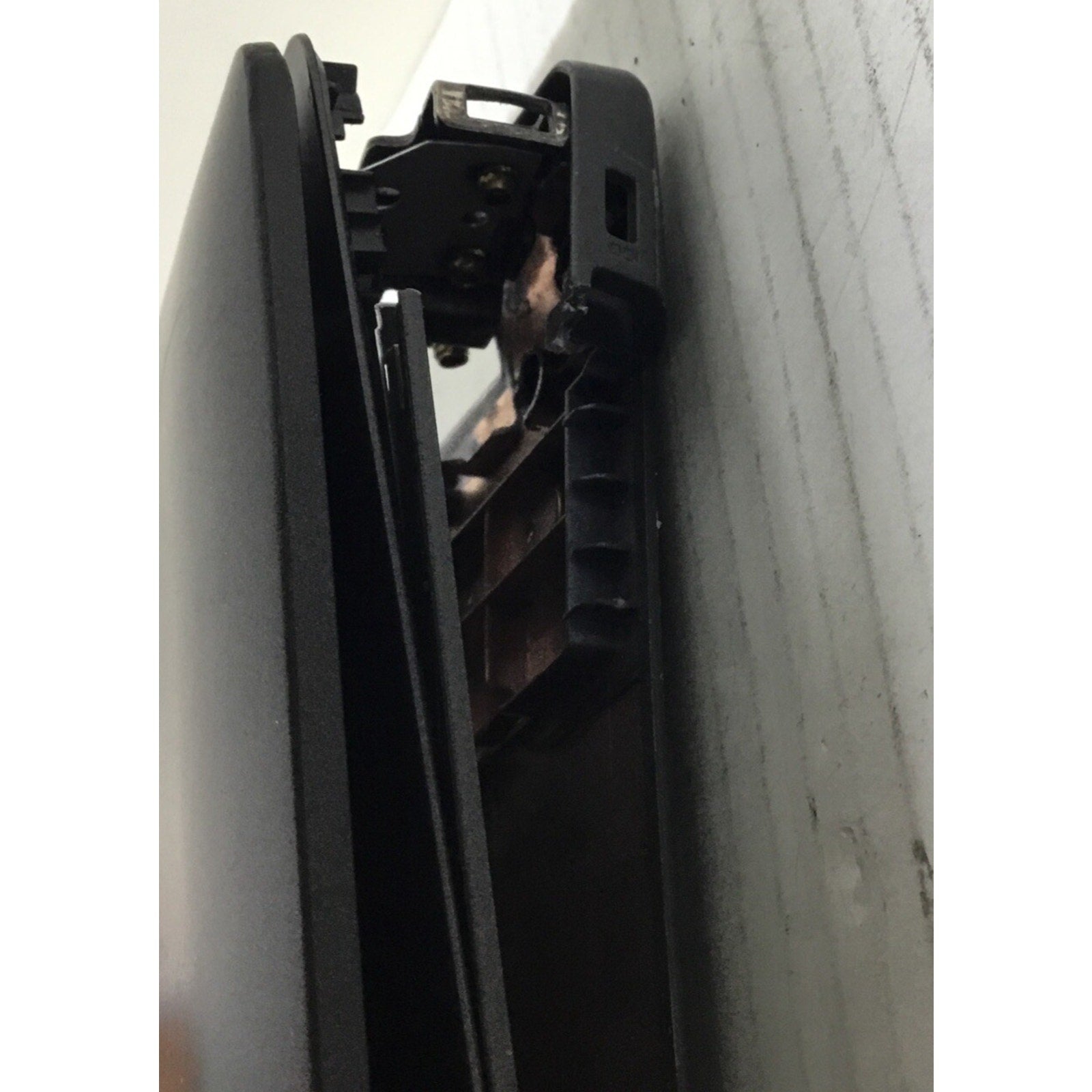 Ideapad 330-17IKB i5-8250U 4GB Ram No Battery No HDD No LCD No Adapter No CD-ROM