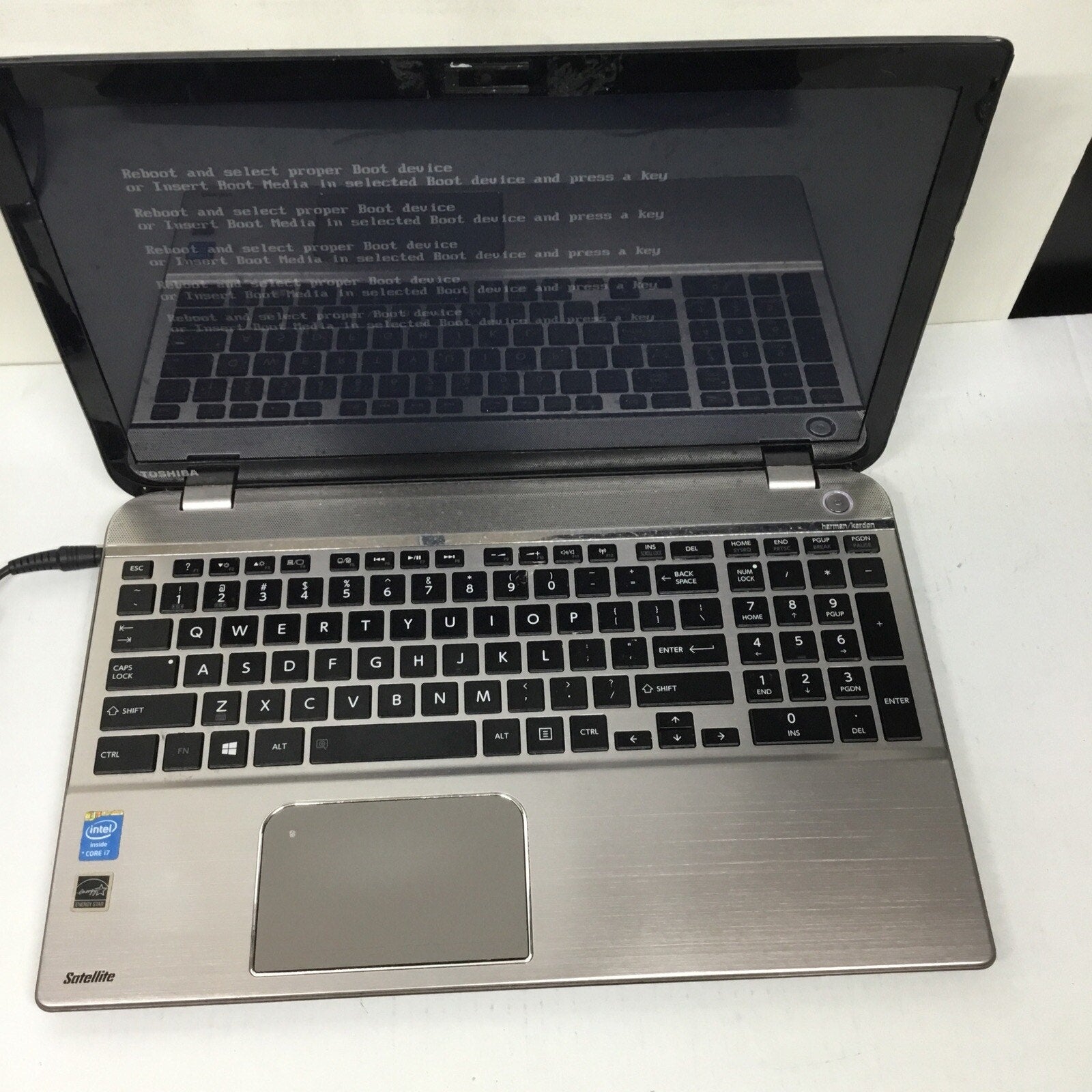READ DESC Toshiba Satellite P55-A5312 15" Laptop Intel Core i7 For Parts/Repair