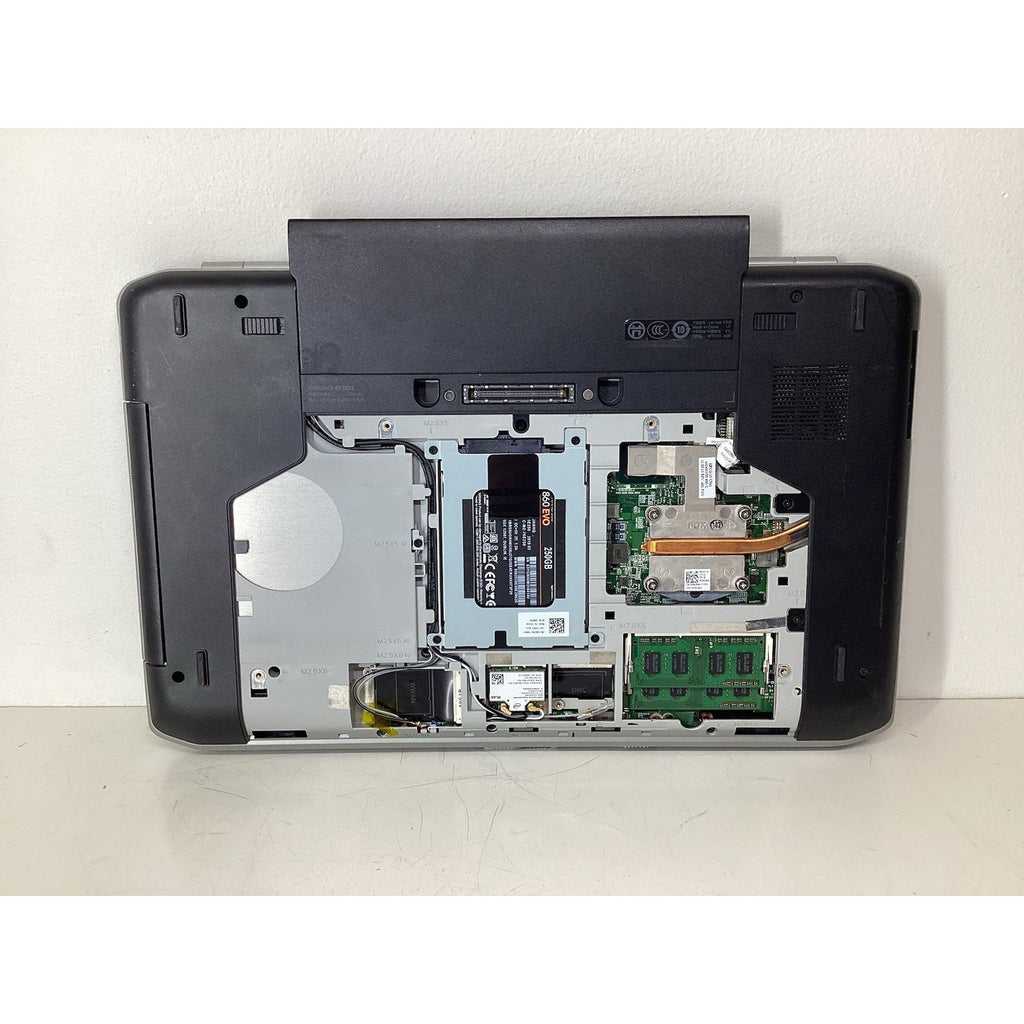 Dell Latitude E5520 15.6" Laptop 2.5GHz i5-2520M 4GB RAM 250GB HDD - For Parts