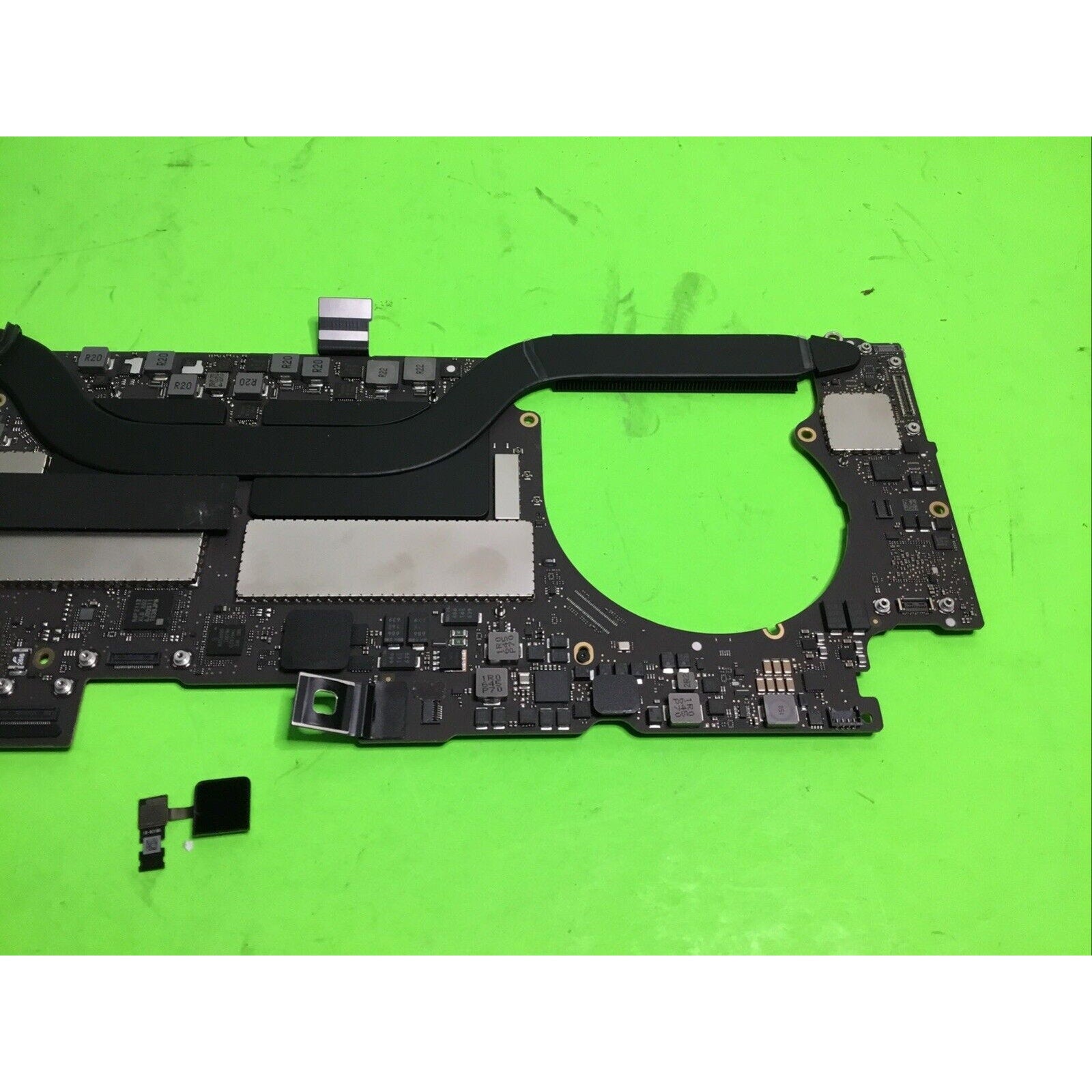 Logic Board for Apple MacBook 15" a1707 2.6Ghz i7 256GB 820-00281-A w/Touch ID