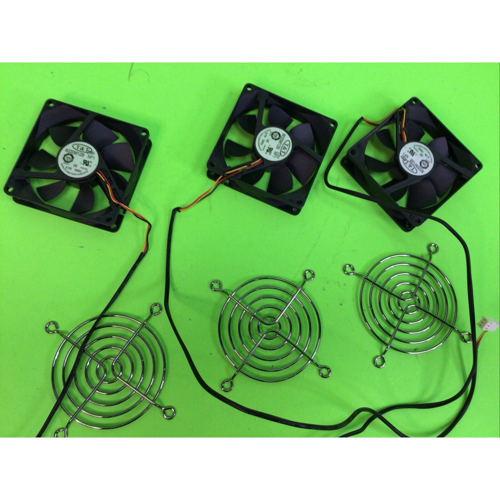 Lot of 3 pcs T&T 8020M12B-NF1 Fans and Grills 80 x 80 x 20mm