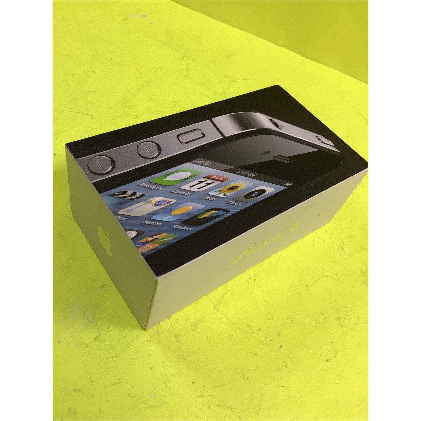 iPhone 4s Empty Box For Display or Collection