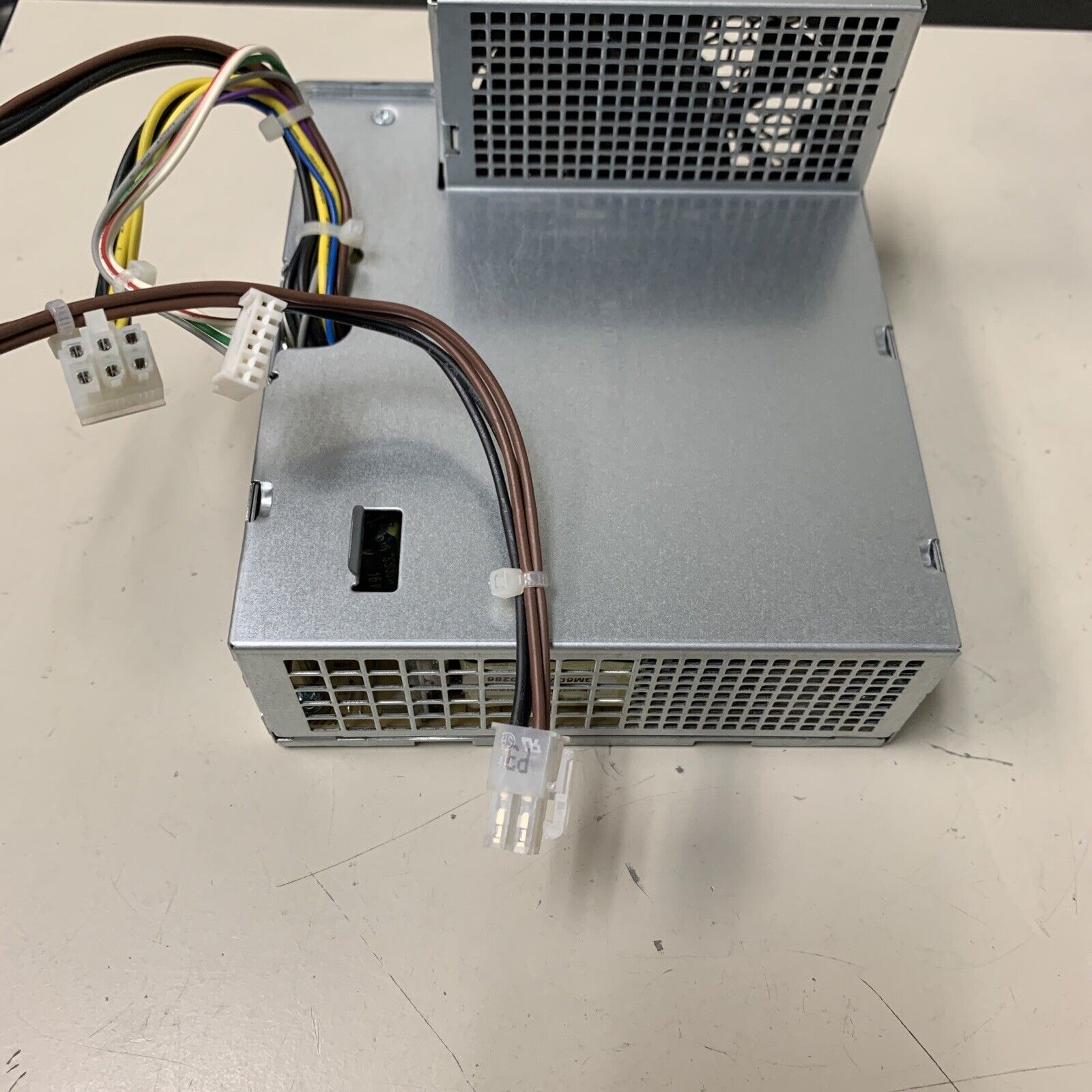 HP Switching Power Supply Model D10-240P1A P/N 611481-001 / 613762-001 240W