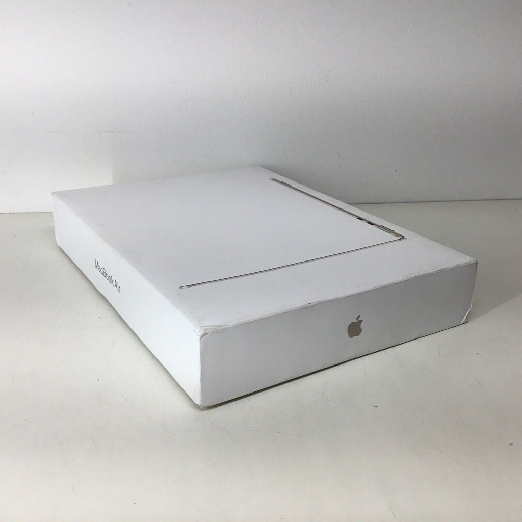 2024 Apple MacBook Air 13.6" M3 Chip 256 GB SSD 8GB RAM 8-Core GPU MRXT3LL/A