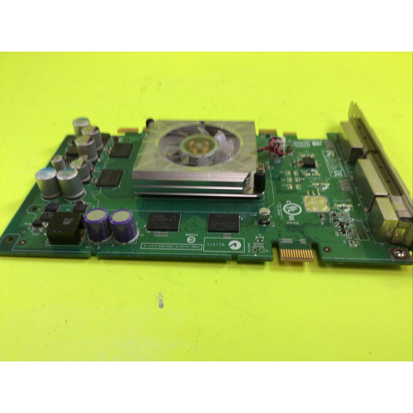HP Nvidia Quadro FX560 PCIE x16 2x DVI S-Video 128MB 413108-001 412833-001