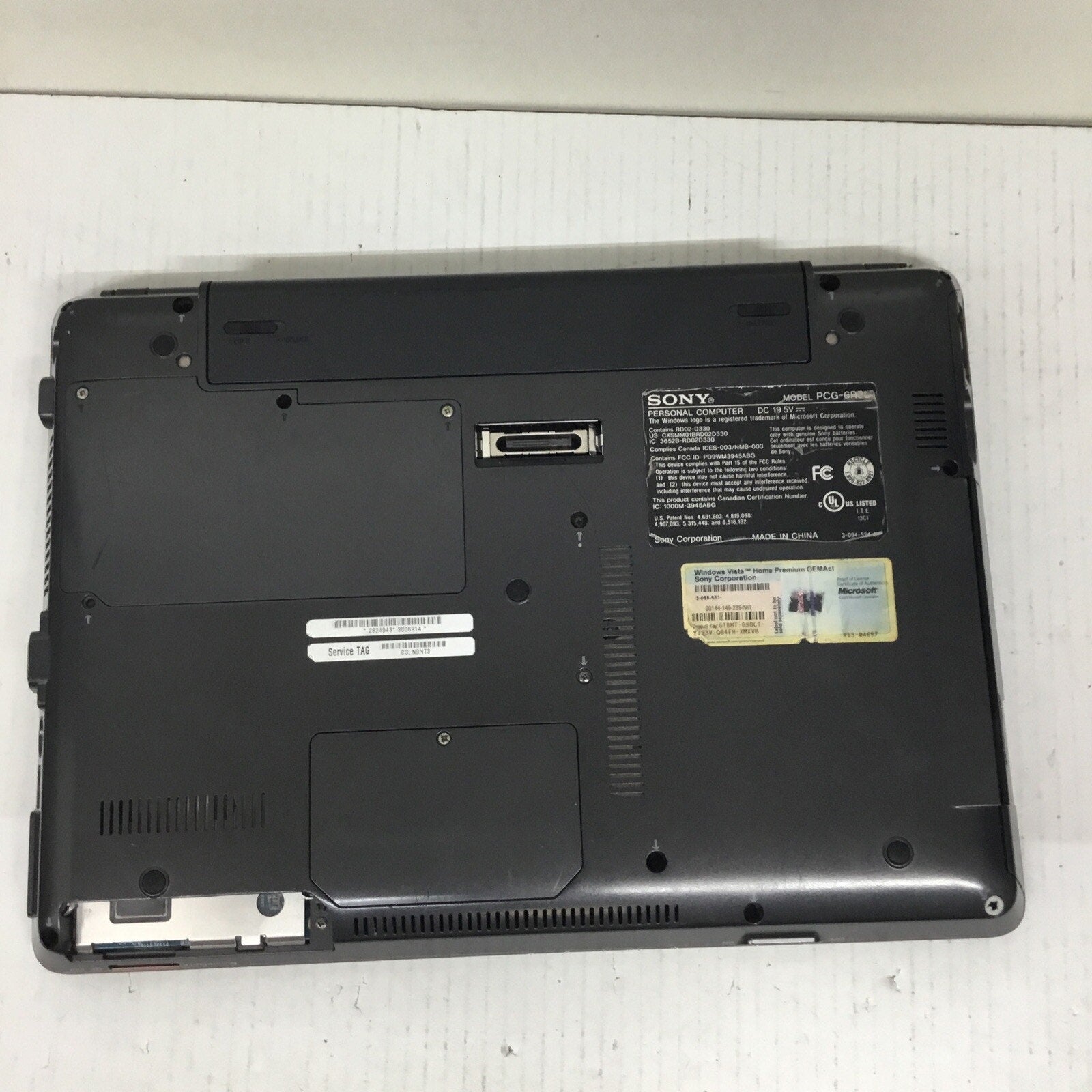 SONY VAIO PCG-6R3L Centrino Duo / No Adapter/ No HDD / Bad Batt / Doesn't power