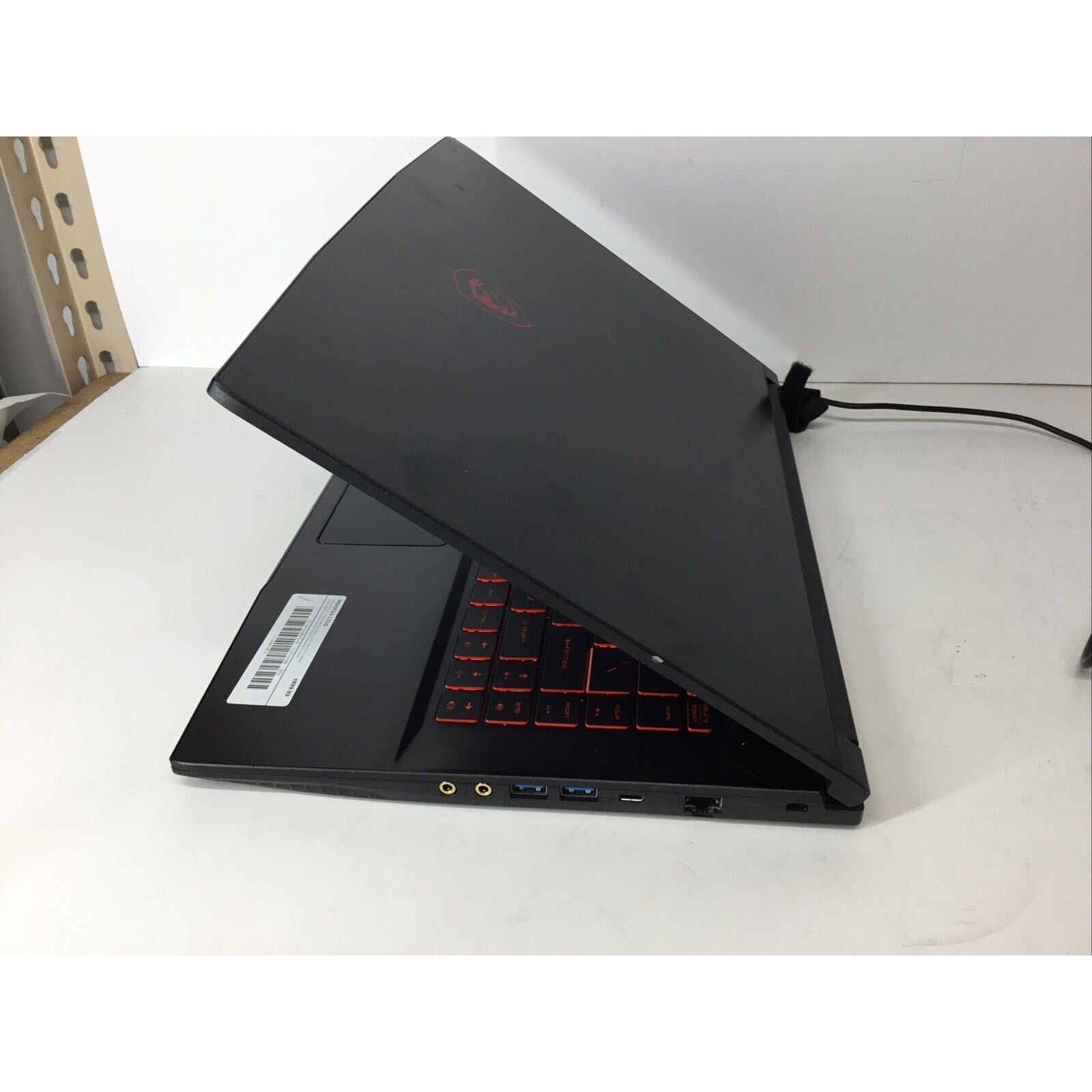 MSI GF63 Thin 11UD - i7-11800H, 16GB RAM, 512GB SSD, RTX 3050Ti