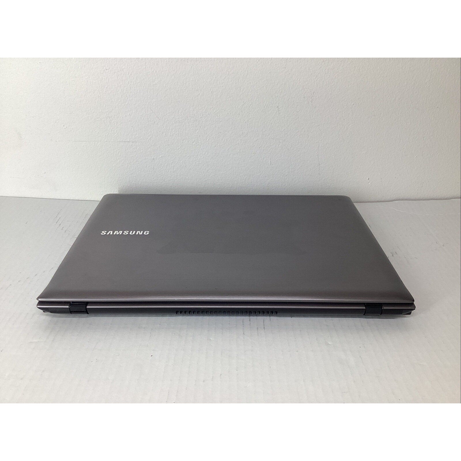 Samsung QX411 14" NP-QX411L-W01UB Intel Core i5 6GB RAM 640GB HDD - For Parts