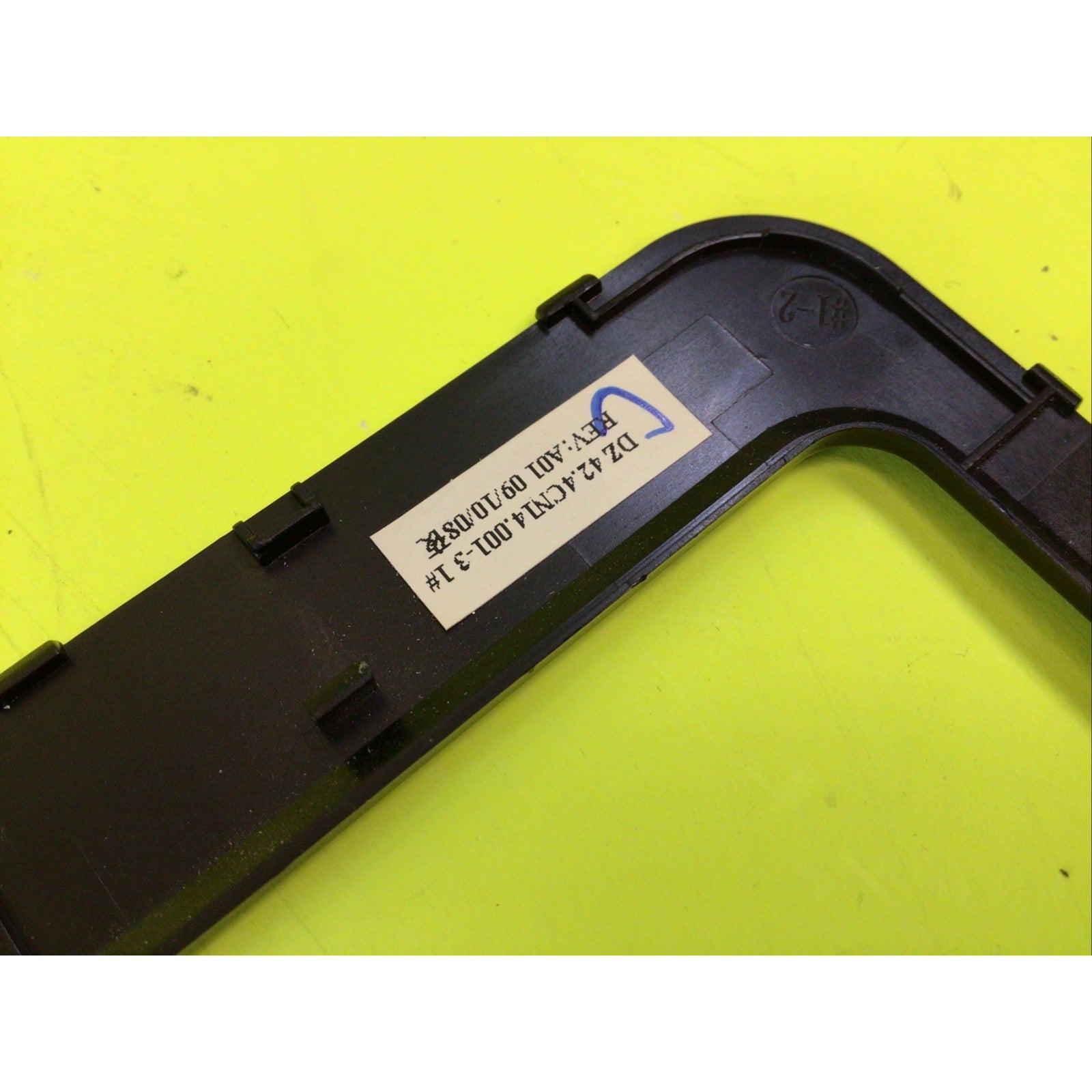 Dell Inspiron 1750 Keyboard Bezel 0g585t