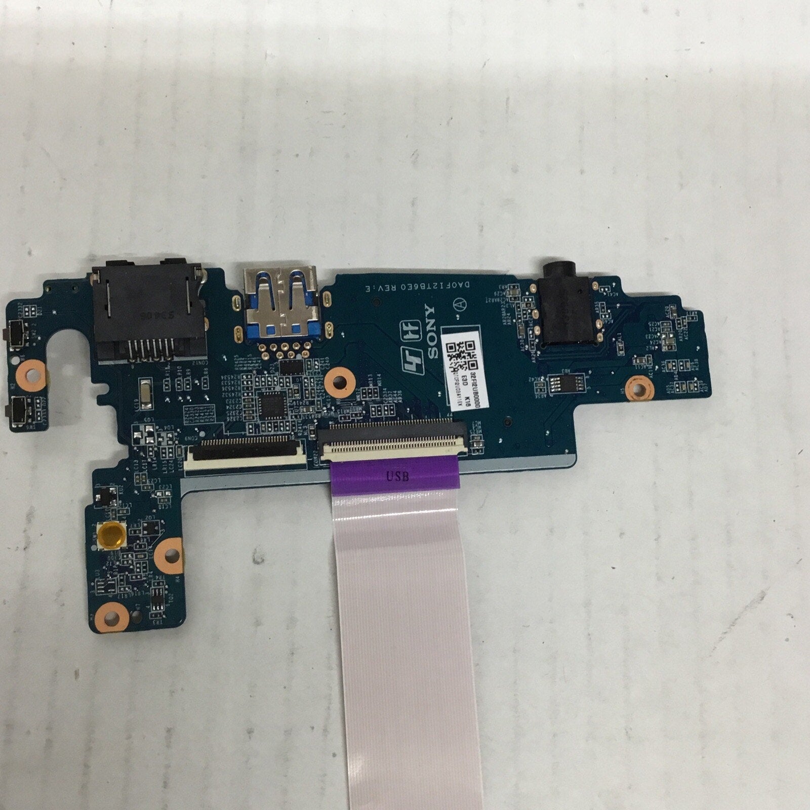 32FI2UB0000 SONY SVF14N13CXB FI2 CARD READER LAN CARD USB BOARD ASSY