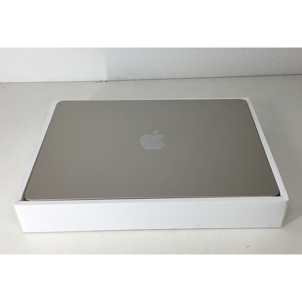2024 Apple MacBook Air 13.6in M3 Chip 256 GB SSD 8GB RAM 8-Core GPU MRXT3LL/A