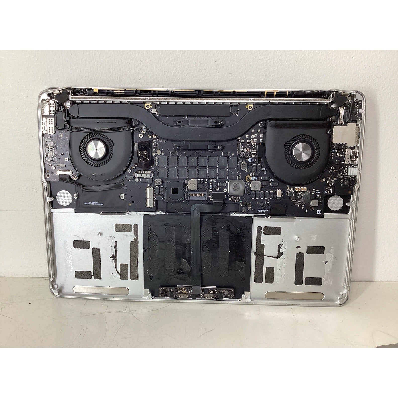 Apple MacBook Pro A1398 15" Intel Core i7 - For Parts
