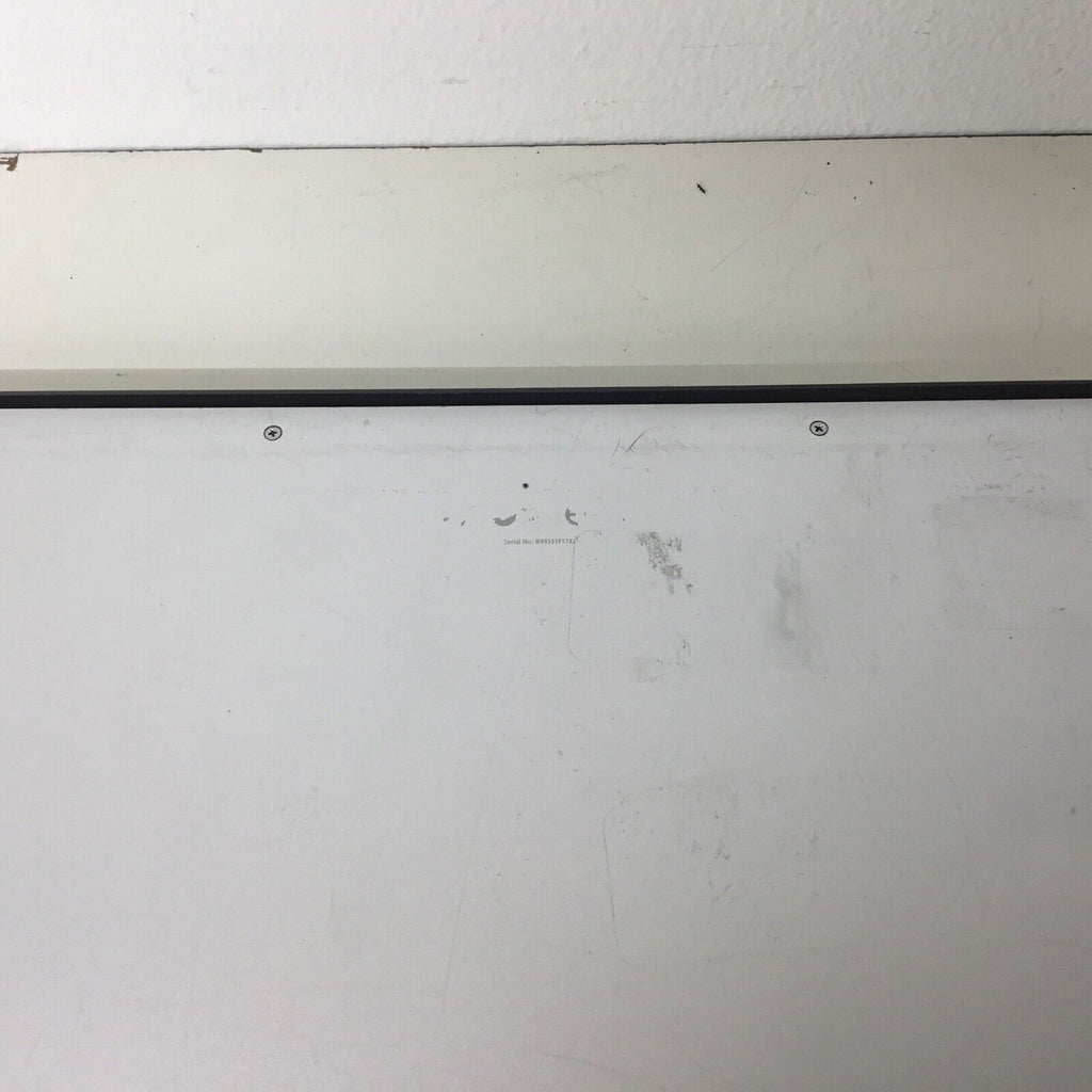 Apple MC118LL/A Duo P8700 2.53GHz 4GB RAM 250GB HDD 15" MacBook Pro - For Parts