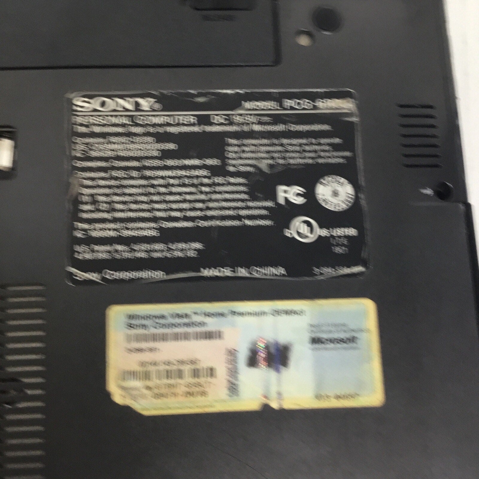 SONY VAIO PCG-6R3L Centrino Duo / No Adapter/ No HDD / Bad Batt / Doesn't power