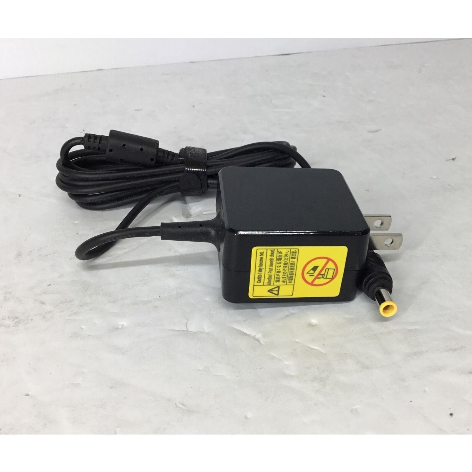 12v1.5A AC/DC Adapter Charger Power Supply Power Source Model PS-CAS1W